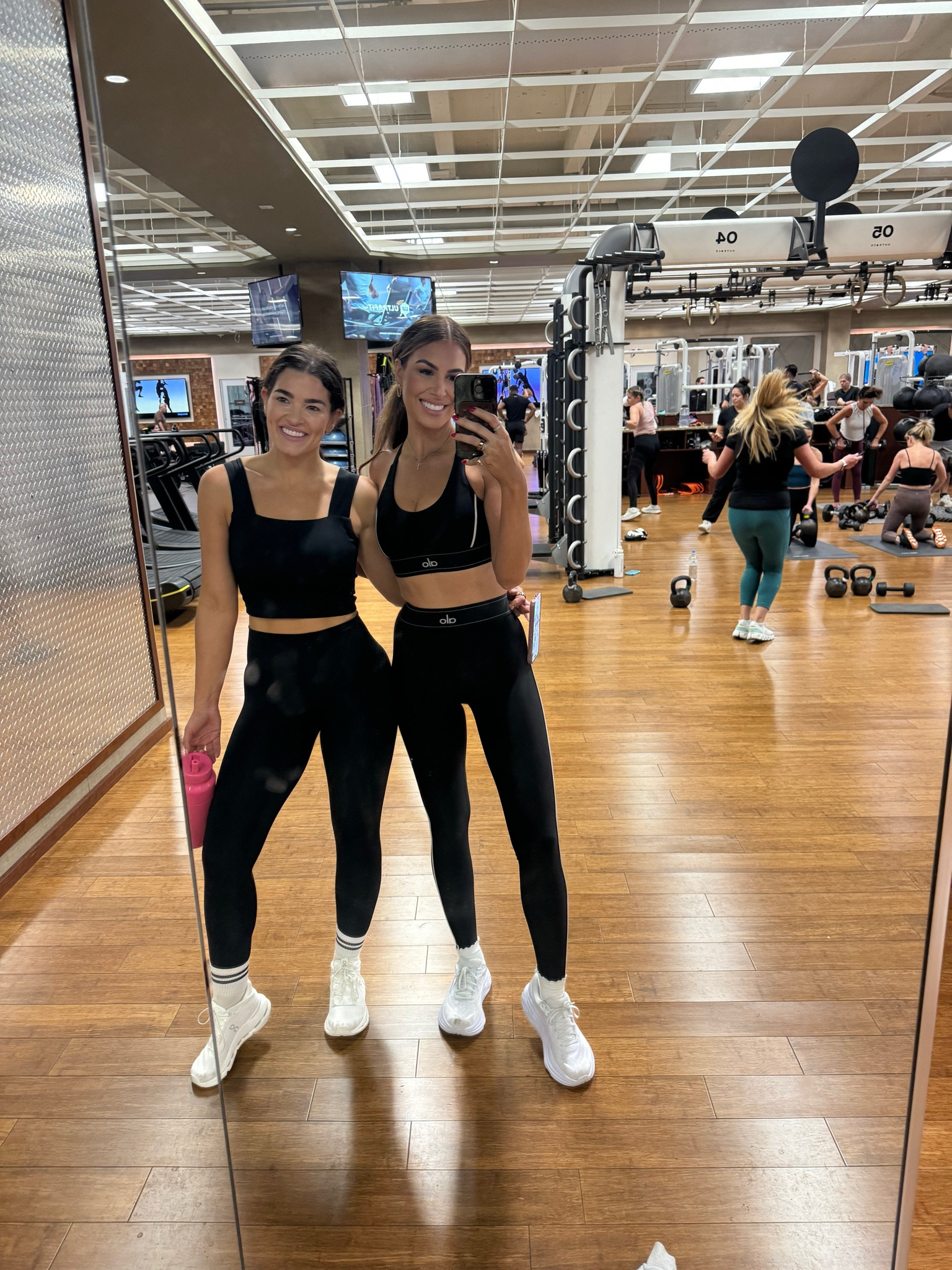 Today’s gym ootd 💪

Top small 
Leggings small 

#LTKFitness #LTKActive #LTKSeasonal