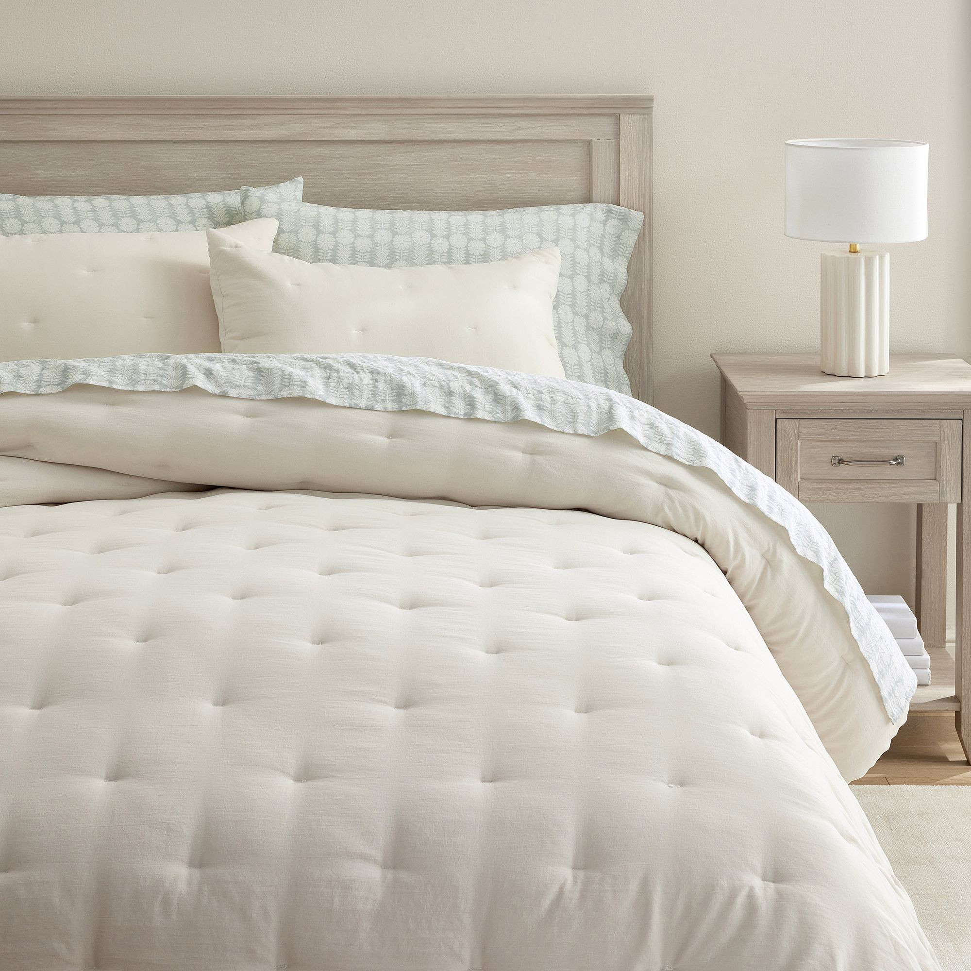 Super Plush Comforter,Twin/Twin XL, Light Taupe | Pottery Barn Teen