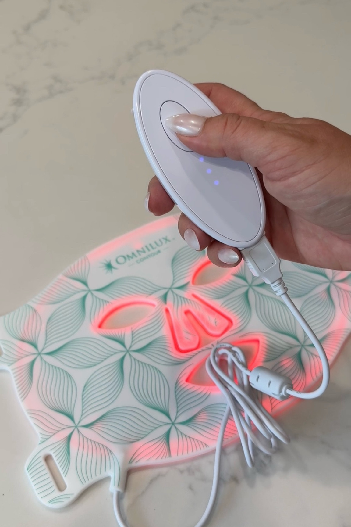 My must have LED light therapy mask🤍✨✨✨

#LTKSaleAlert #LTKSummerEdit #LTKBeauty