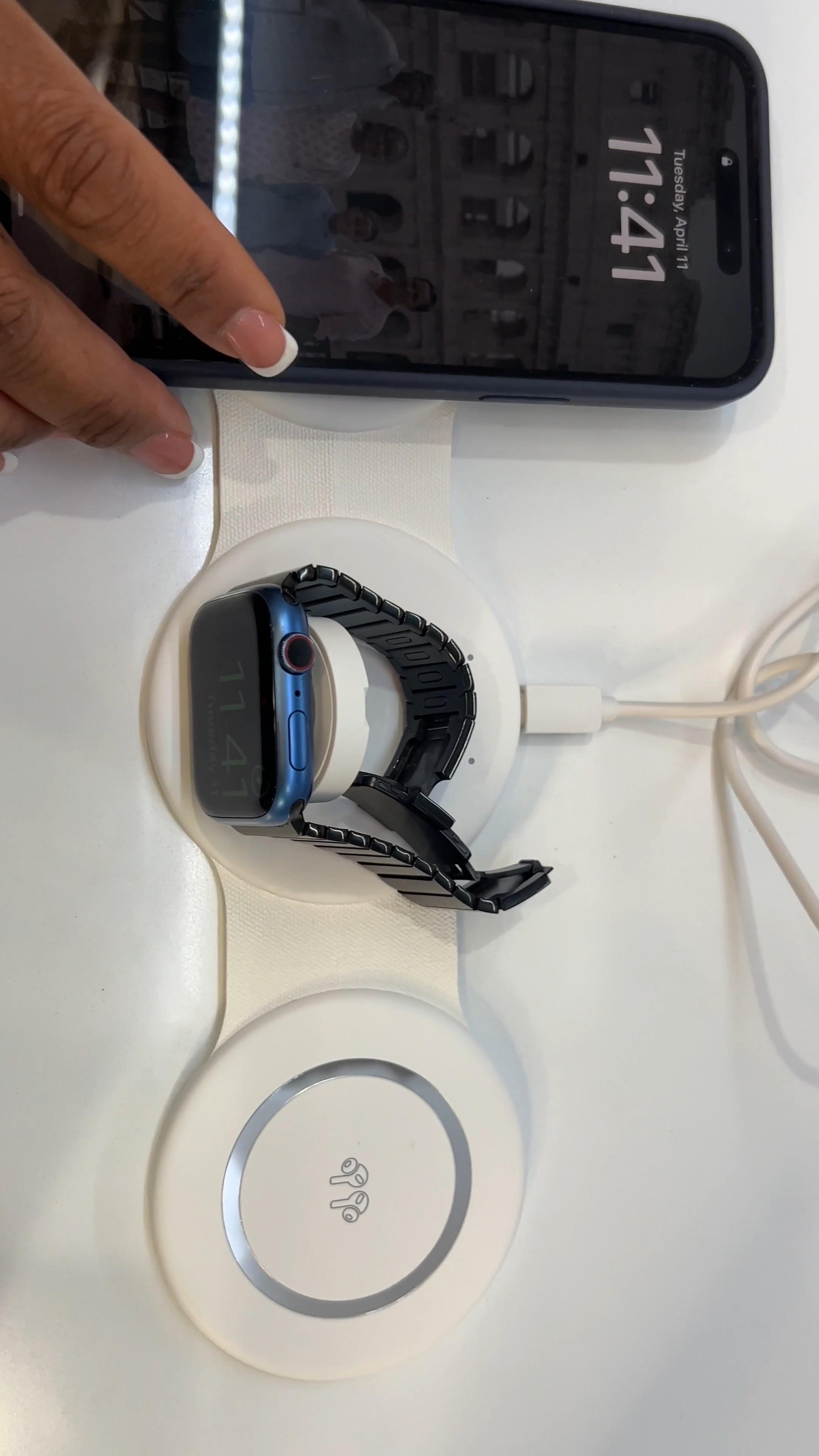 Make sure all of your devices are charged with this. The three-in-one device charger from Amazon.#Amazon #primedails #justJeannie #tech #primdeals

#LTKSummerSales