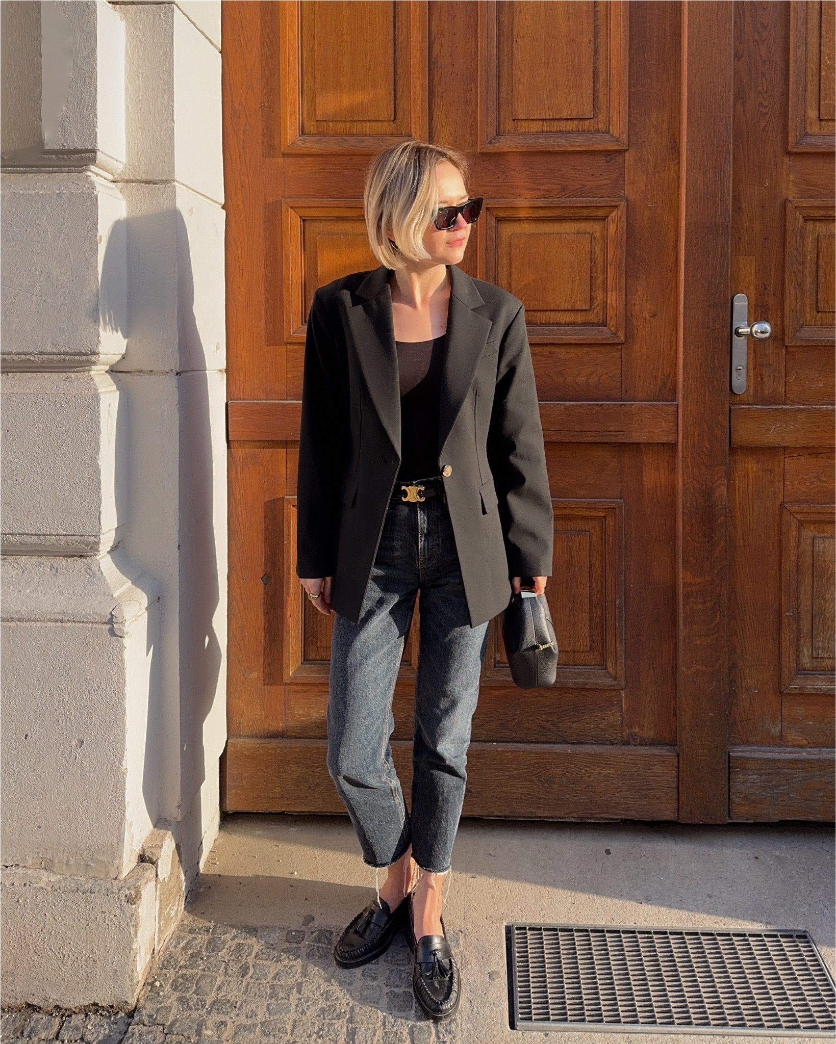 Spring Office Ready 🖥️ 

#taperedjeans #jeans #jean #petite #schuhe #frühlingsschuhe #blackblazer #tallierterblazer #blazerschwarz #bürooutfit #springoutfits #classicloafers #loafers #loafer #blackloafers #loafersschwarz #sunglasses #sonnenbrille #cateye #officelook #officeoutfit

#LTKspring #LTKworkwear #LTKdeutschland