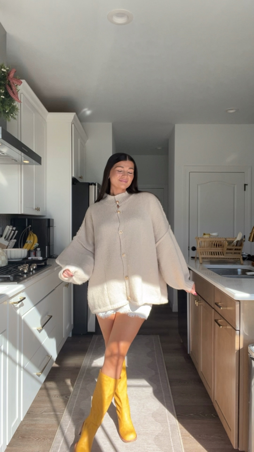 Amazon OOTD!! Obsessed with the sweater 

Size large  in sweater 
Size medium in shorts 


#LTKStyleTip #LTKSeasonal #LTKFindsUnder100