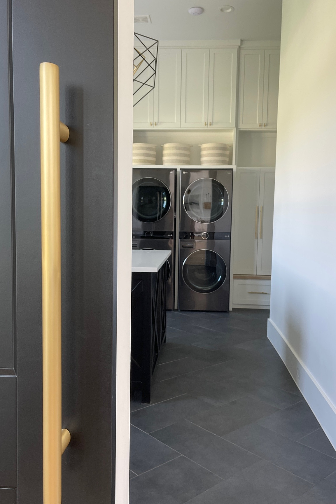 If your building, do two washers and dryers! You can thank me later! 😂

#LTKFind #LTKfamily #LTKhome