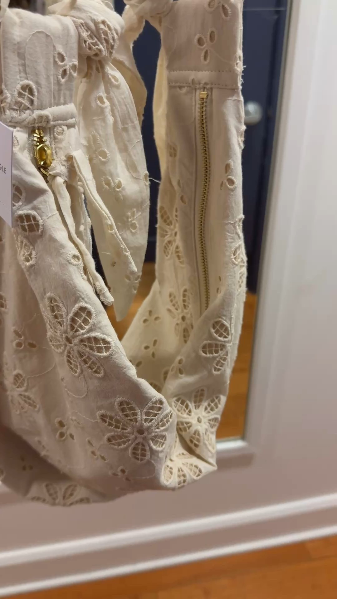 Love this bag from American Eagle! Will go with pretty much any outfit and perfect for  fall! It’s also on sale!! 

#LTKStyleTip #LTKFallSale #LTKItBag