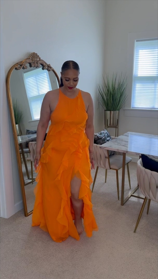 This orange dress is so cute for summer time vacays! 