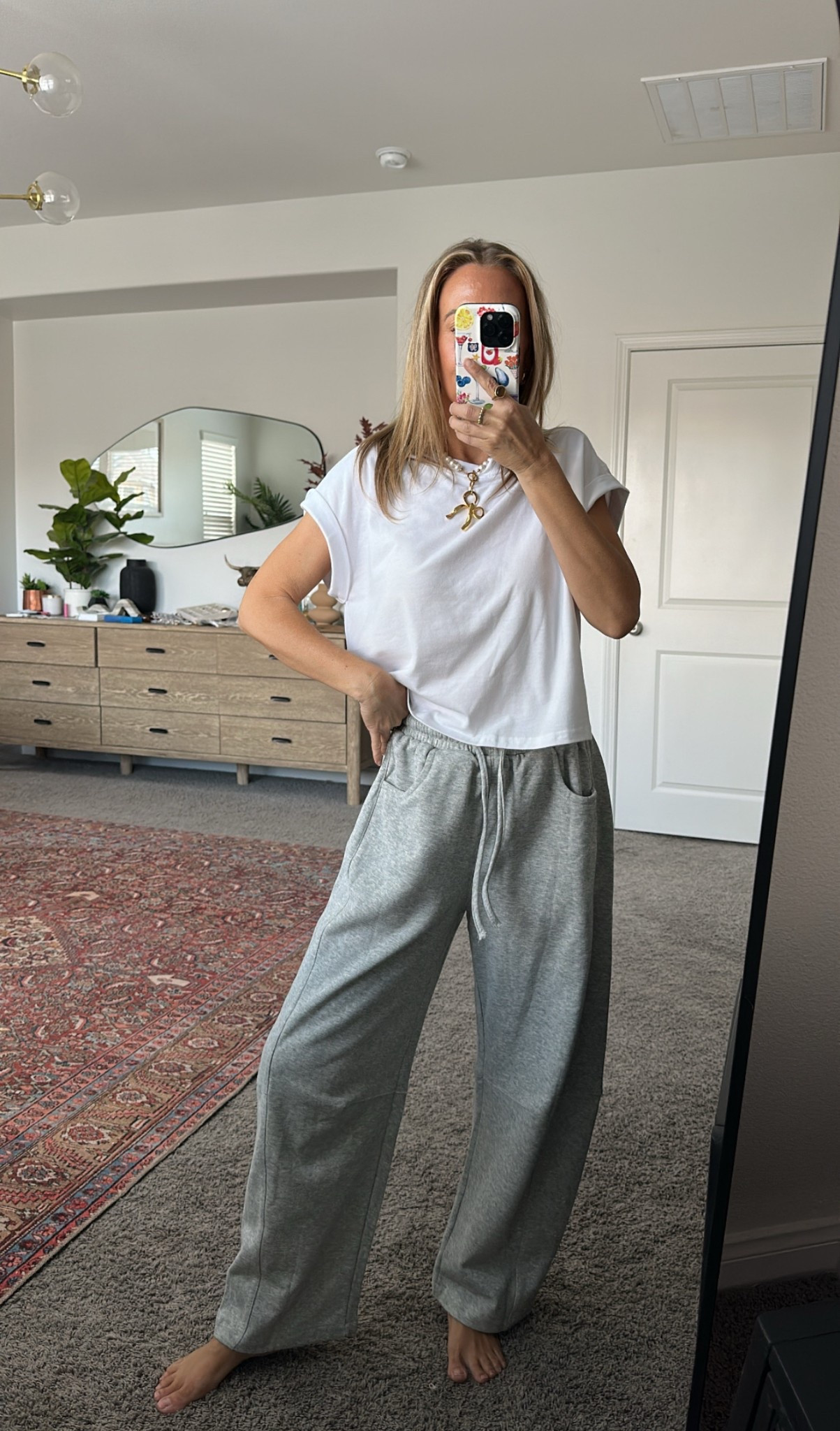 I am obsessed with these barrel leg sweatpants. So cozy + chic 

#LTKSeasonal #LTKStyleTip #LTKFindsUnder100