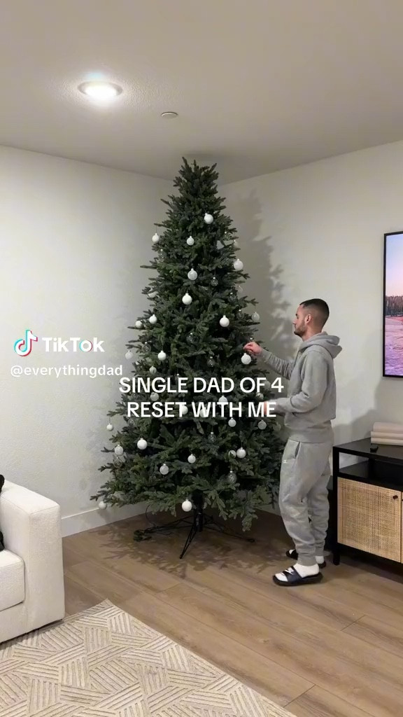 Reset the house with me!

#LTKSeasonal #LTKstyletip
