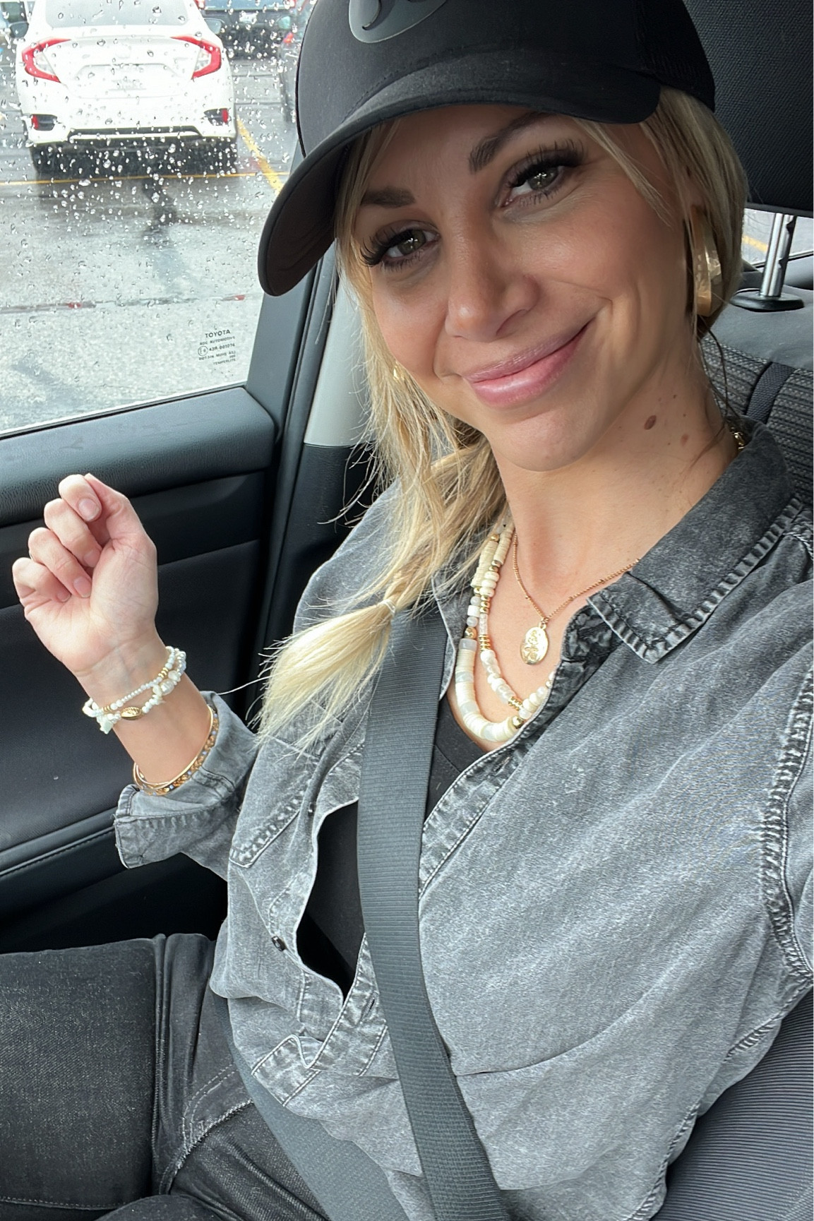 Love this shirt! It’s super versatile and comfy. I’m wearing a size small. It goes down longer in the back to and covers the booty so it could be worn with leggings too. 

#LTKbeauty #LTKstyletip