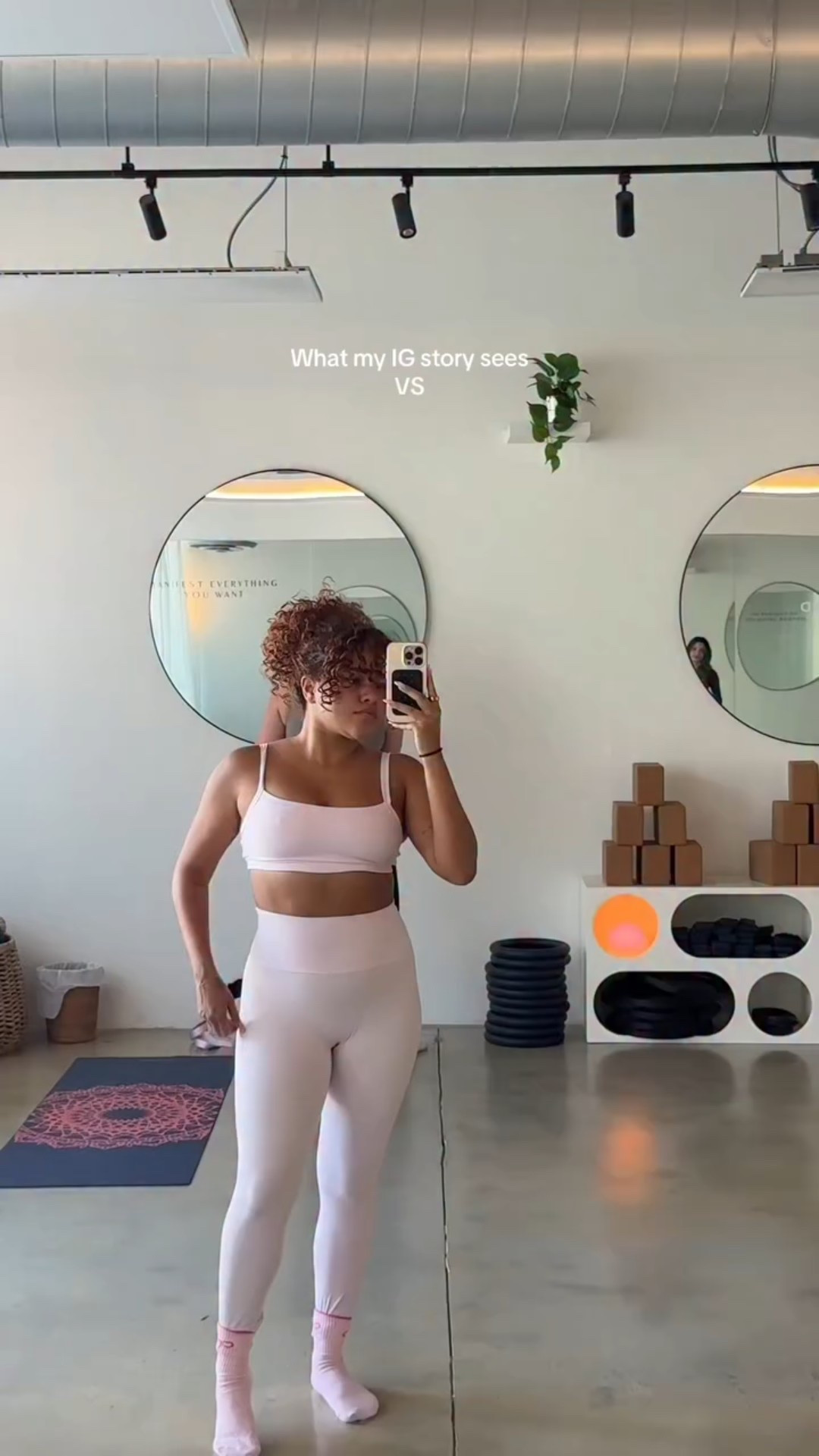 We’ve been taught that a flat stomach equals beauty and that’s never been true. 🤍
Our bodies don’t need to look a certain way to be worthy.
Learning to love our bodies in motion, on the good days and the hard ones.
I want to create  a safe space for the girlies this 2026 who are still learning to love themselves and that’s me included because none of us are alone in this.

Love you- Gaby ✨