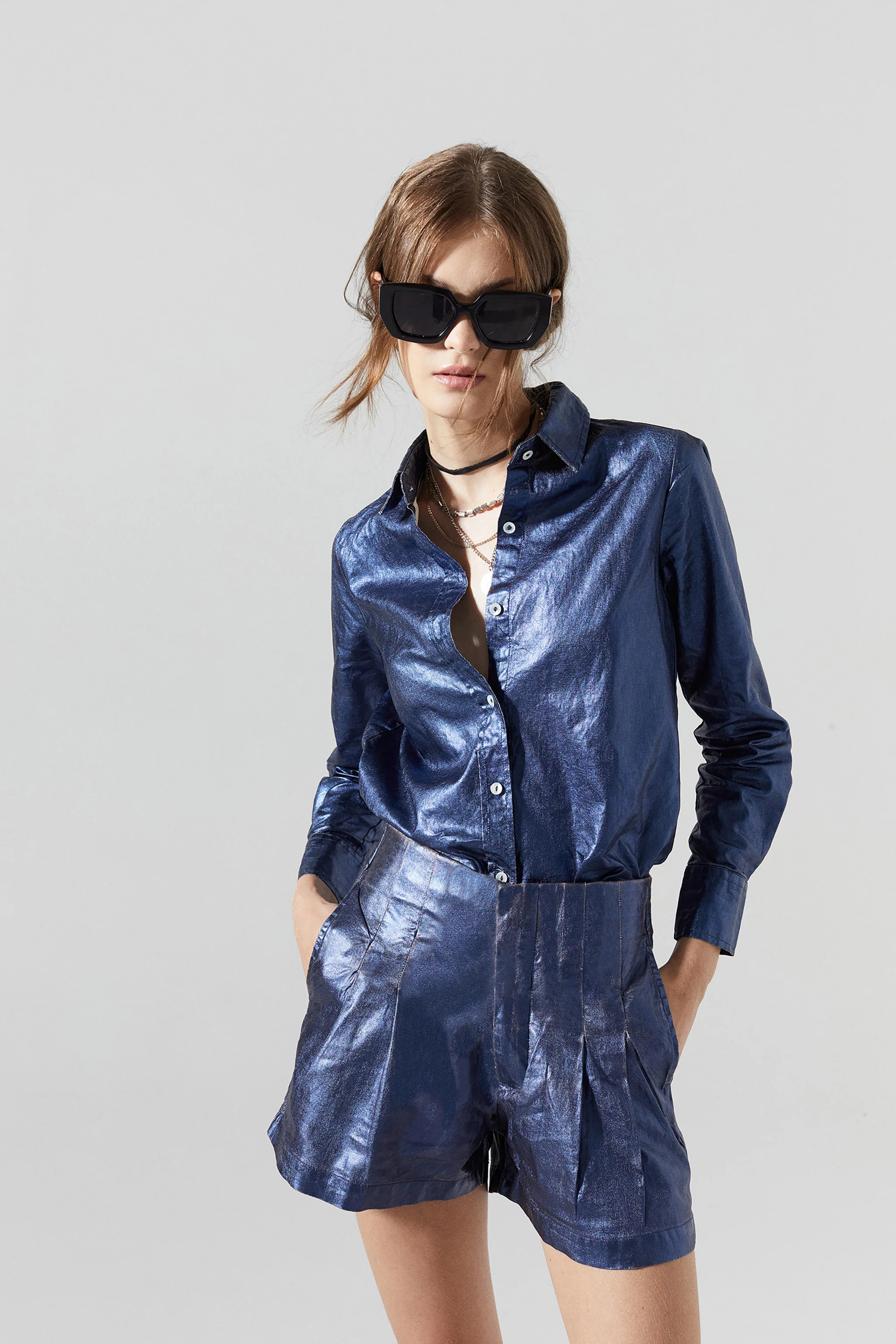 Frida Metallic Linen Shorts - Dark Blue | Lanhtropy