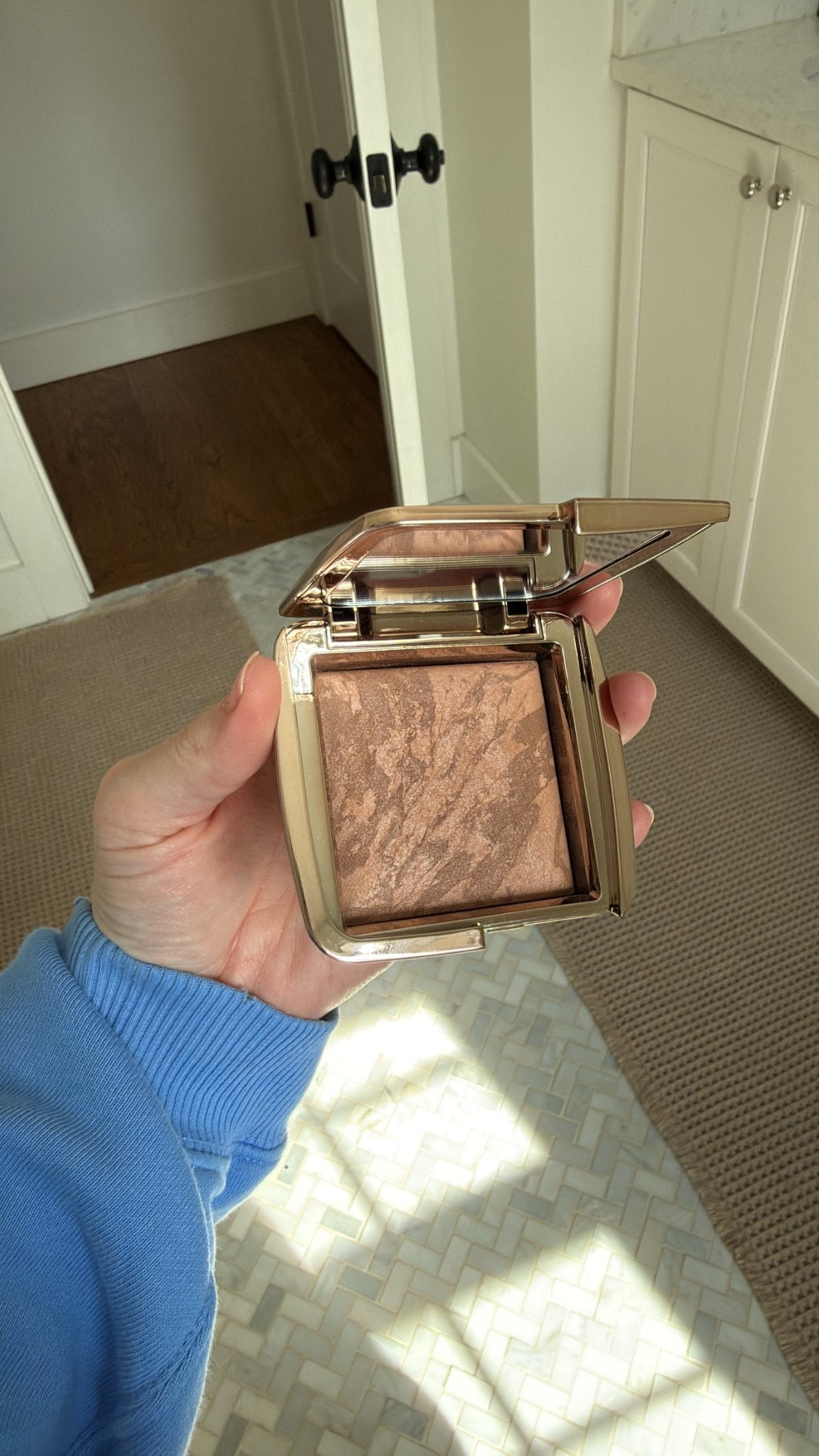 Magic bronzer??? 🤩 Shade: Luminous Bronze Light 

#LTKBeauty #LTKgrwm