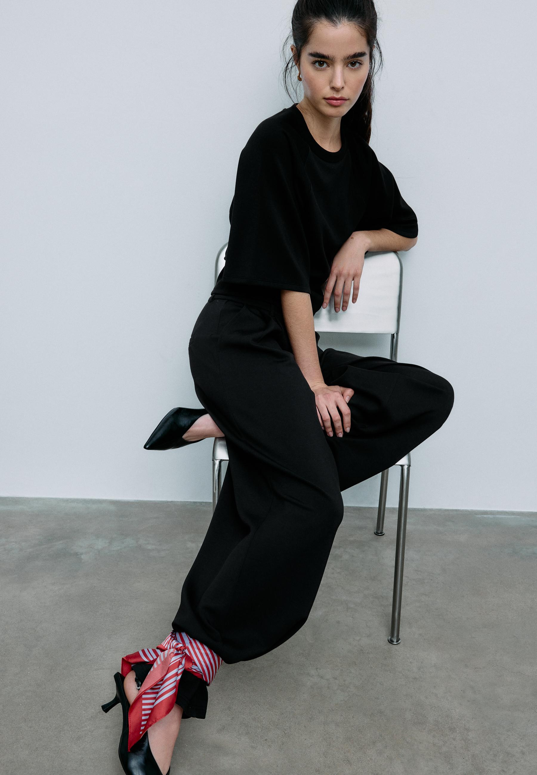 Soft-touch short sleeve T-shirt - Women's fashion | Stradivarius United Kingdom | Stradivarius (UK)