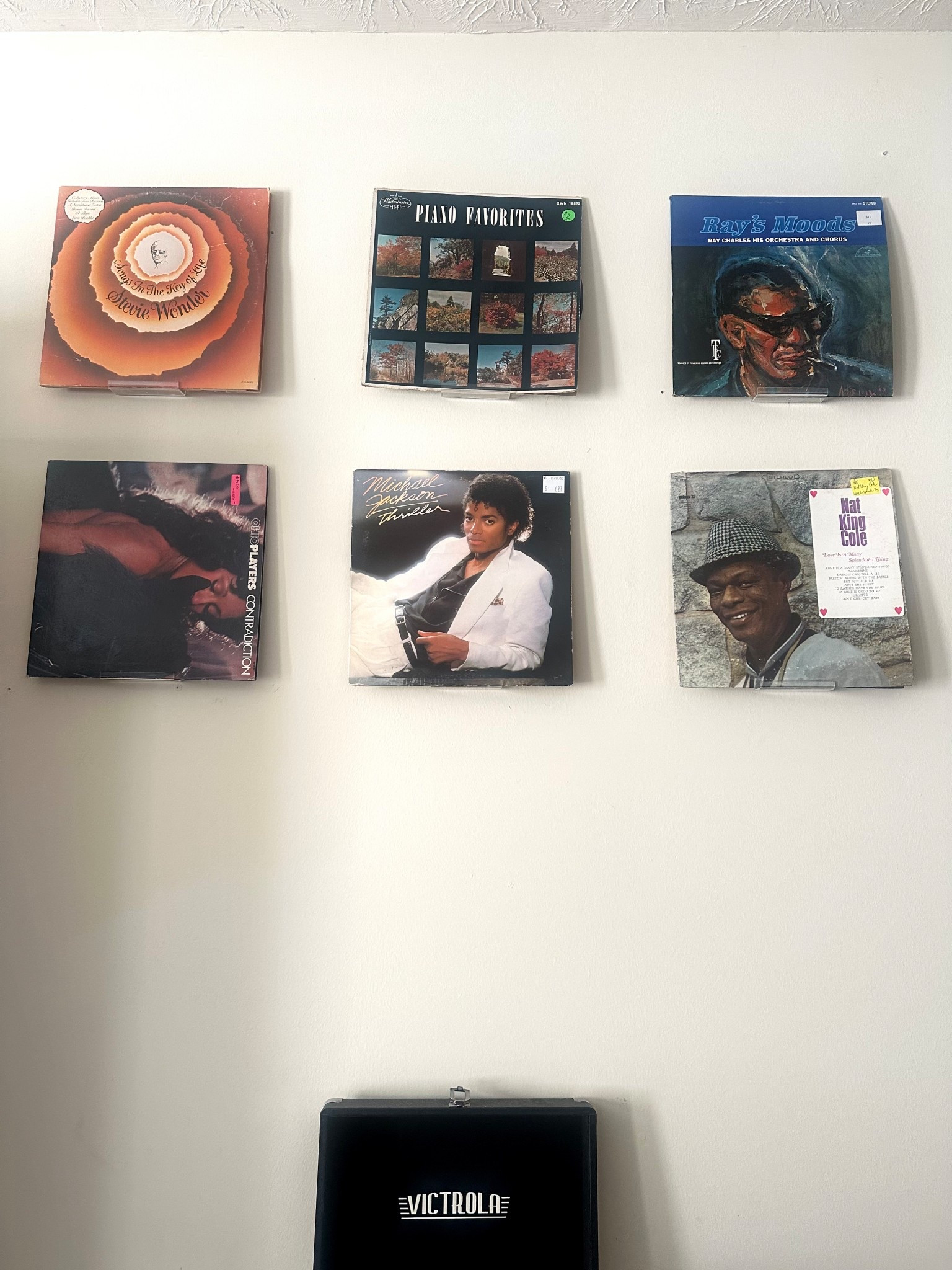 Vinyl record wall mount display 