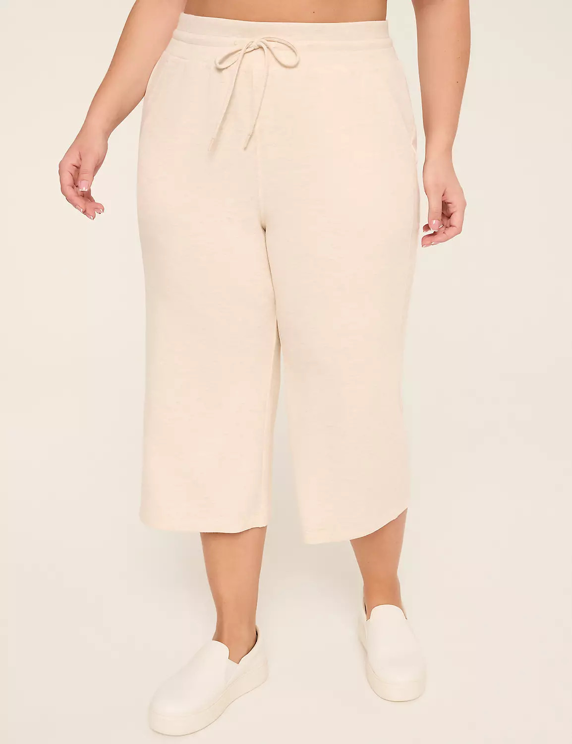 LIVI Journey Mid-Rise Relaxed Straight Crop Pant | Lane Bryant (US)
