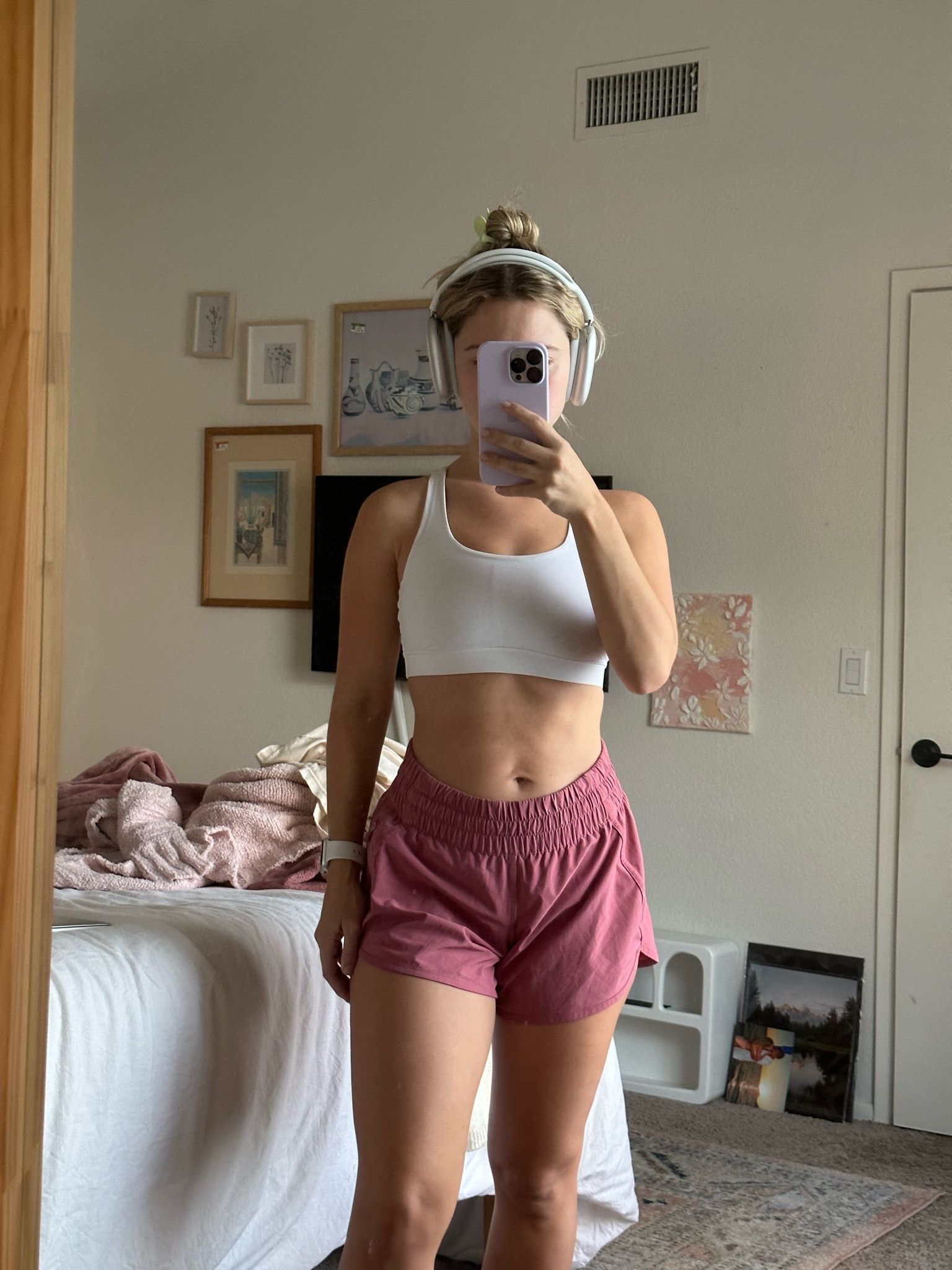 Track that short in 3 inch and the energy bra in white! 


#LTKcurves #LTKfit #LTKHoliday