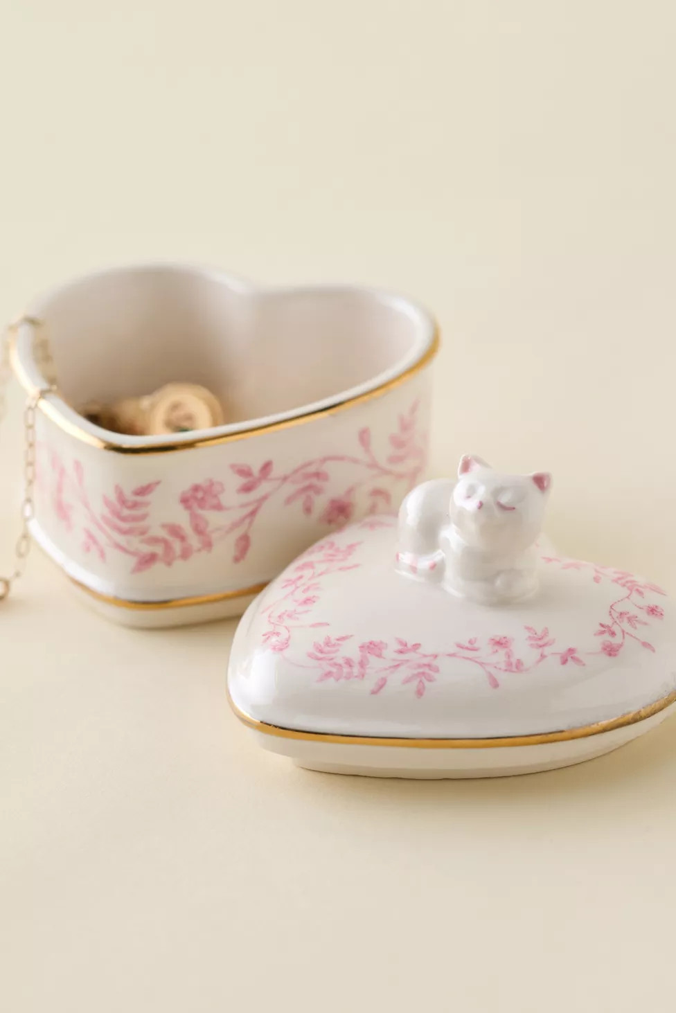 Sculpted Cat Heart Ceramic Trinket Box | Urban Outfitters (US and RoW)