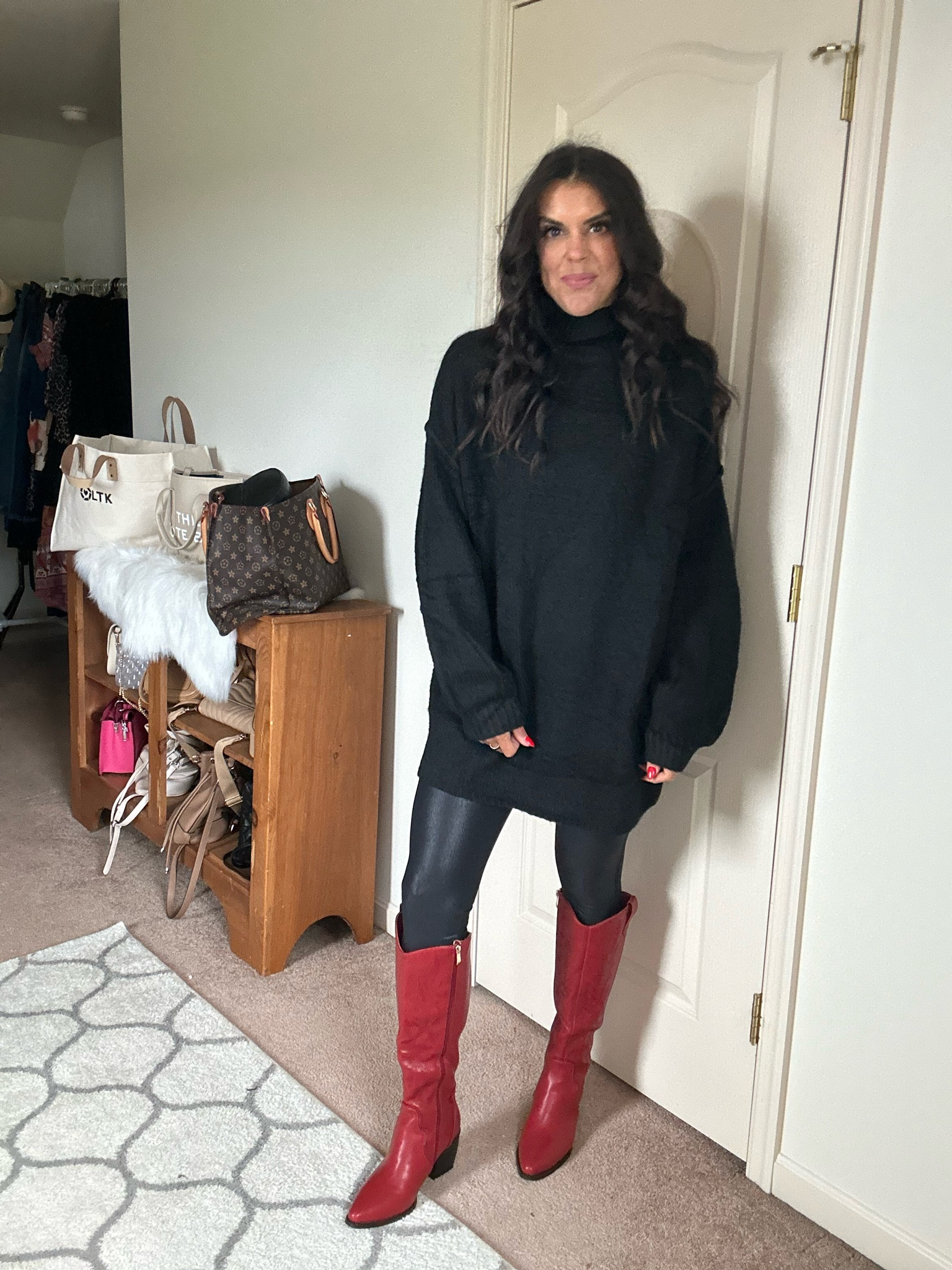 Great oversized sweater!

#LTKSeasonal #LTKFindsUnder100 #LTKFallSale