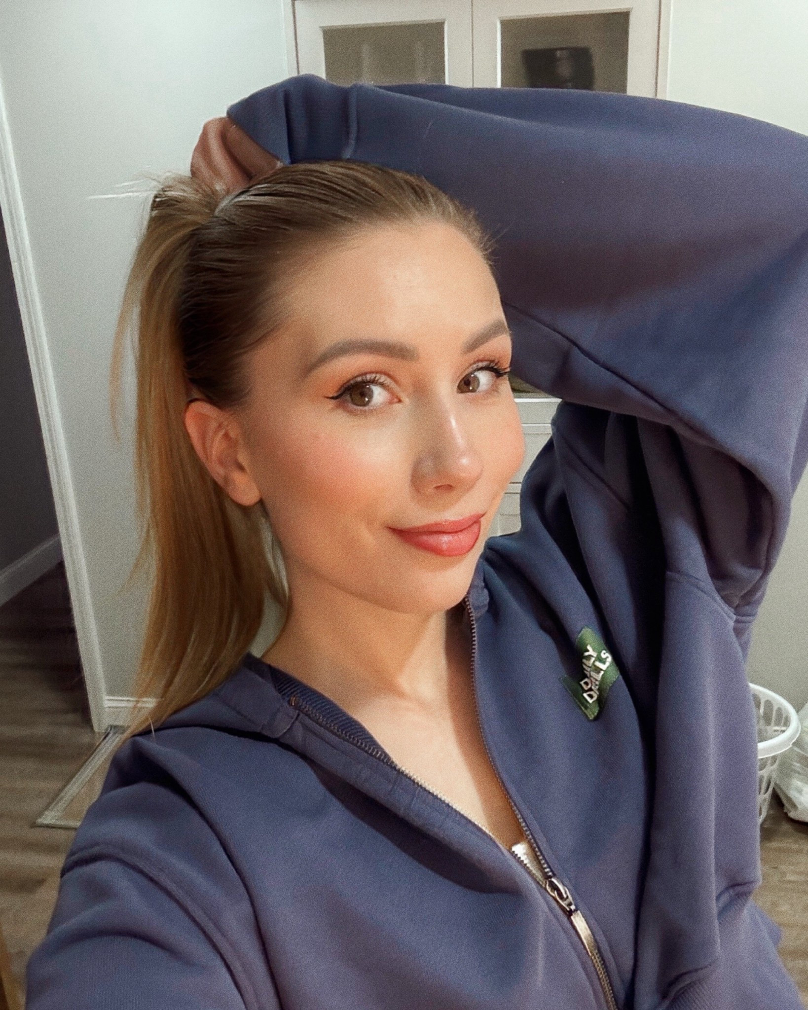 Everyday makeup that lasts all day -
Size M/L daily drills hoodie for oversized fit

Lip stain in "romance”
Blush in “she’s a doll”
Nyx highlight in “u Butta werk"
Brow products in “taupe"