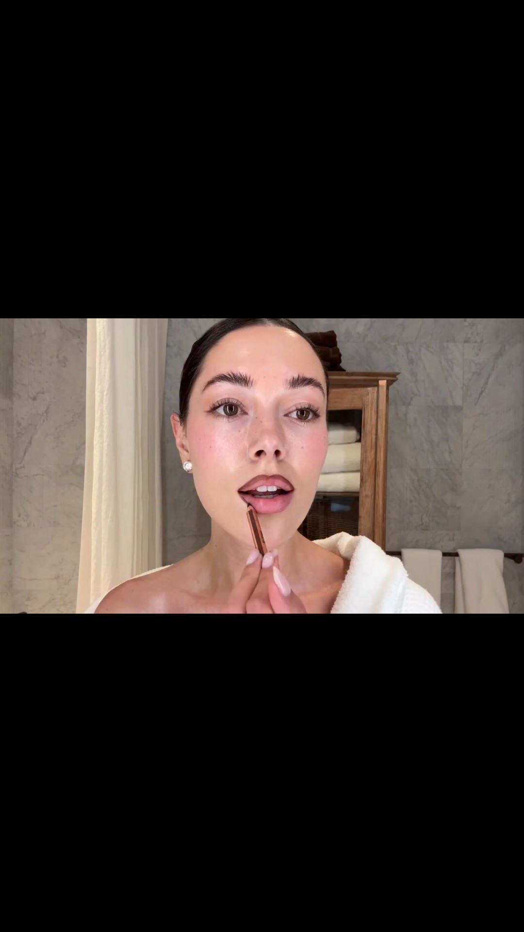 Another lethal lip combo. A red lacquer lip ❤️

MUF Limitless brown 
Dior rouge liner 999
Dior lipstick 999
Tom ford lip gloss in west coast

#LTKBeauty #LTKSeasonal #LTKFindsUnder50