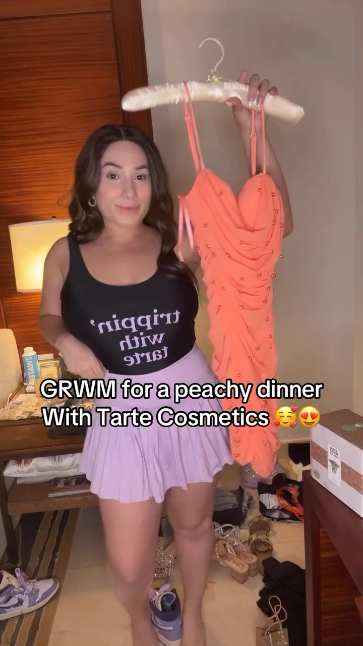 The blush is blushing!!! @tartecosmetics 

Dress: @windsorstore 
Blush: @tartecosmetics