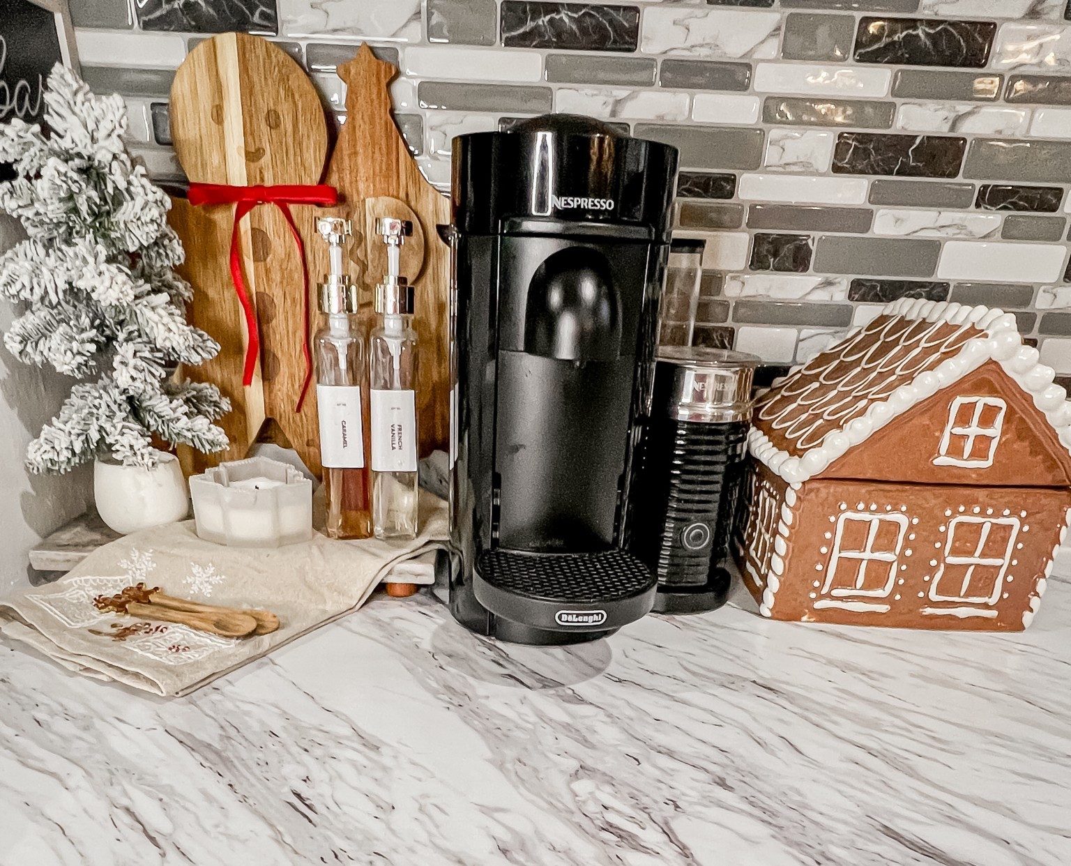 Gingerbread coffee station ☕️

#LTKHoliday #LTKHome #LTKSeasonal