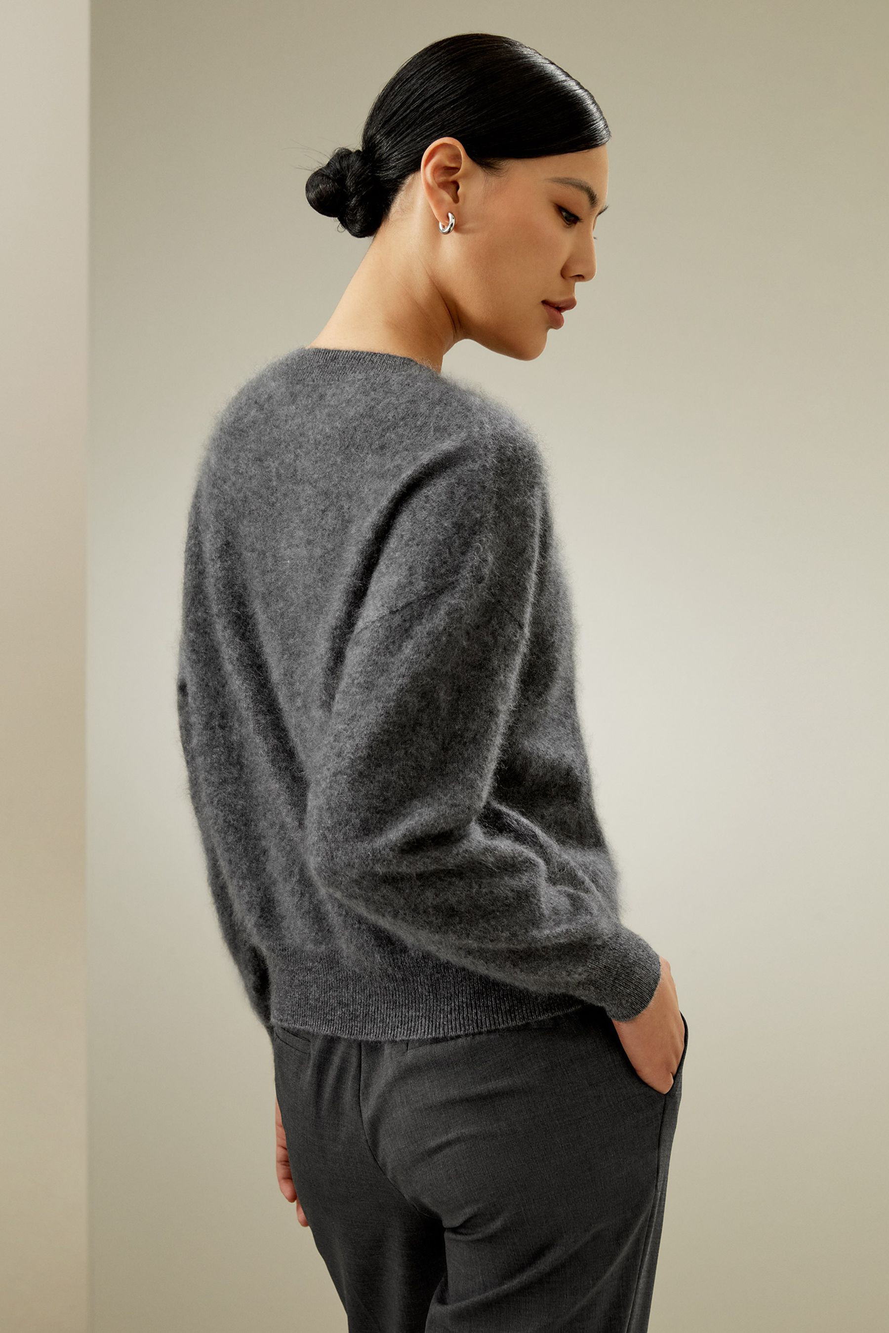 Relaxed Drop-Shoulder Cashmere Sweater | LILYSILK