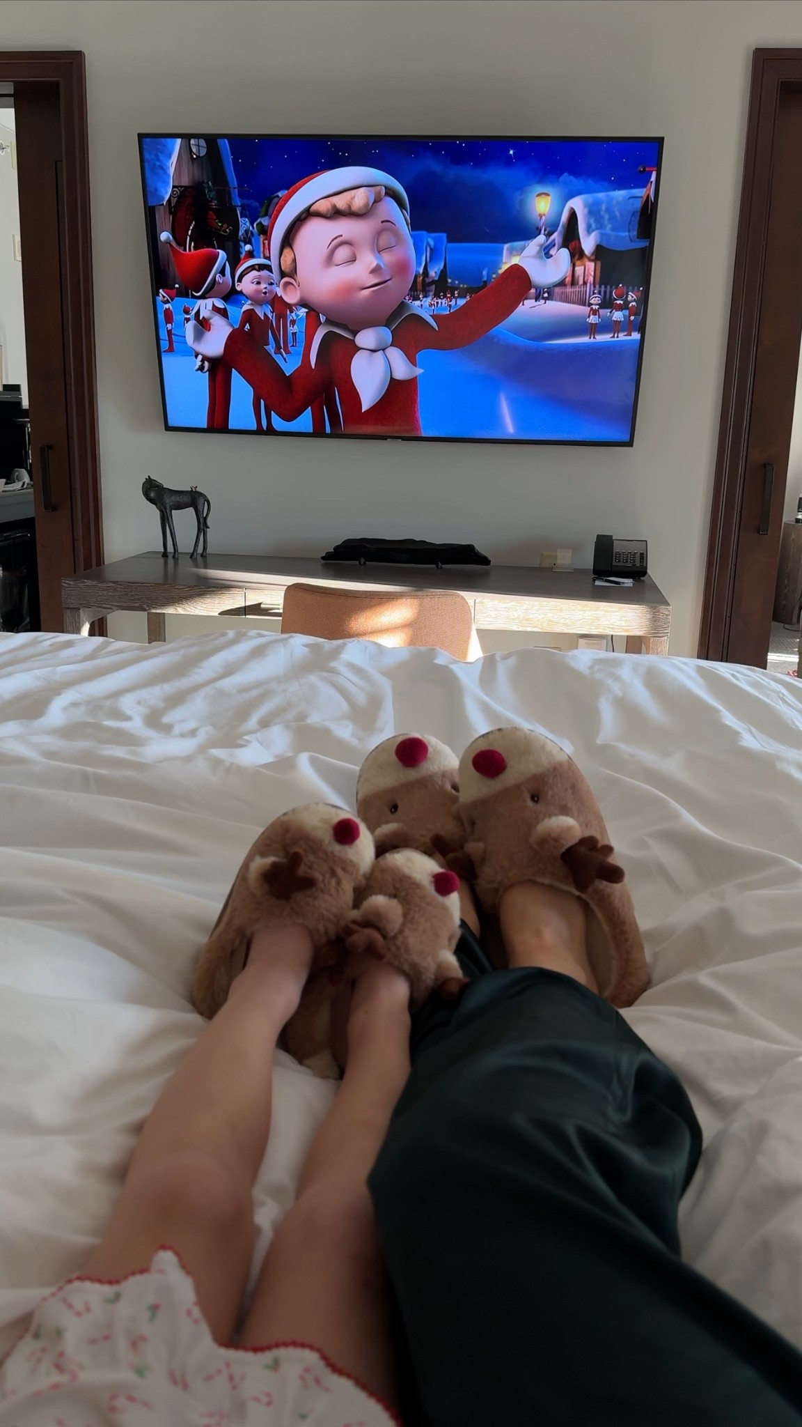 Matching reindeer slippers for the whole family from Target!!

#targetfinds #targetmusthave #familychristmas #blackfriday



#LTKCyberWeek #LTKHoliday #LTKGiftGuide