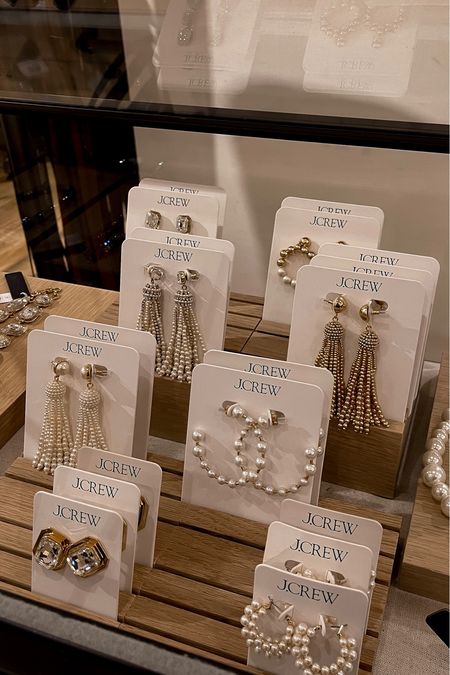 j.crew statement earrings

I own the spaced pearl hoops and absolutely love them!

pearl earrings, statement earrings, j.crew, preppy style, gold earrings, studs, tassel earrings, gold earrings

#LTKunder50 #LTKsalealert #LTKstyletip