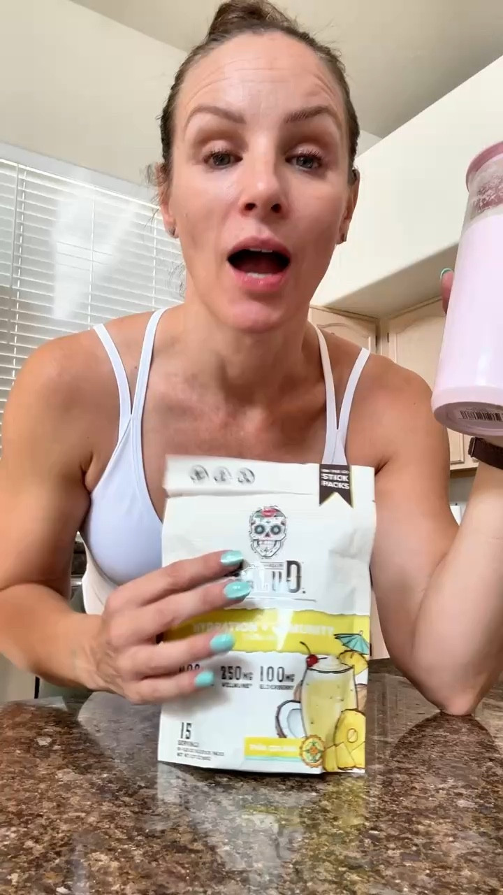 My new favorite way to get electrolytes in - with Salud Pina Colada. So yummy and better than I expected. And gives an immunity boost too!. #tastesalud #electrolytes #pinacolada #drinkmix