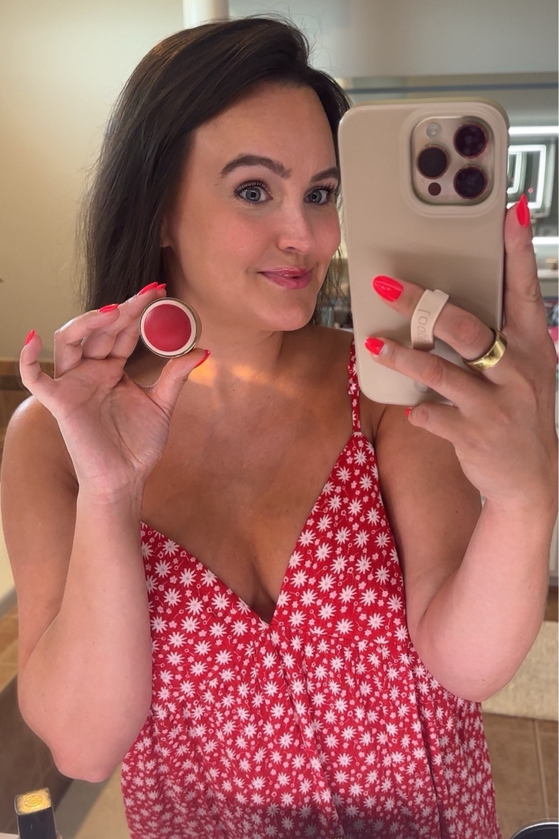 Never would’ve thought I’d like red blush.. but here we are! Very impressed with this Merit blush shade Rogue! ❤️

#LTKBeauty