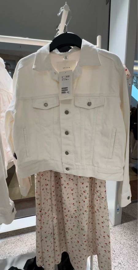 Nothing like a white denim jacket to be the perfect addition to any look! 👌🏻❤️

#LTKSeasonal #LTKU #LTKfindsunder50