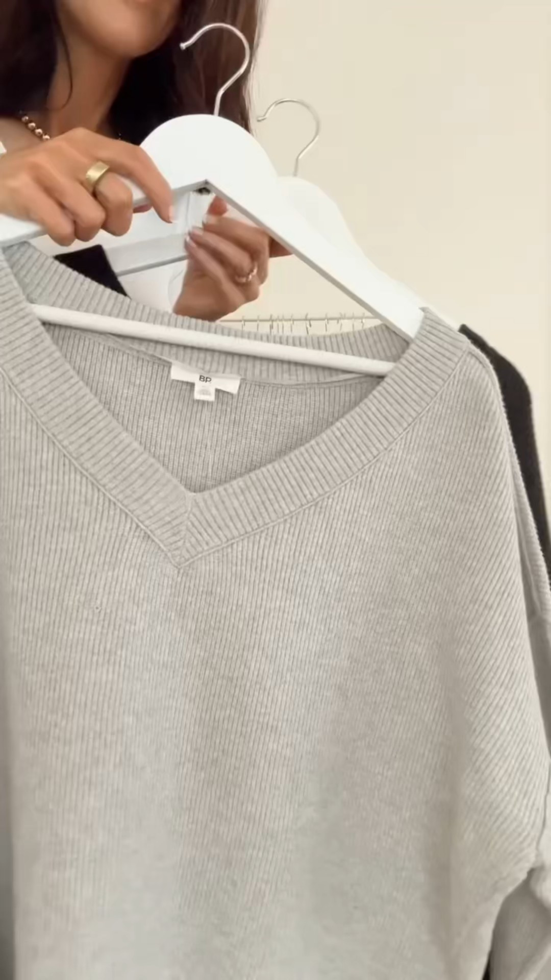 These v-neck sweaters are so comfortable and stretchy! The price is so good🙌🏼
StylinByAylin, Aylin

#LTKSaleAlert #LTKSeasonal #LTKStyleTip