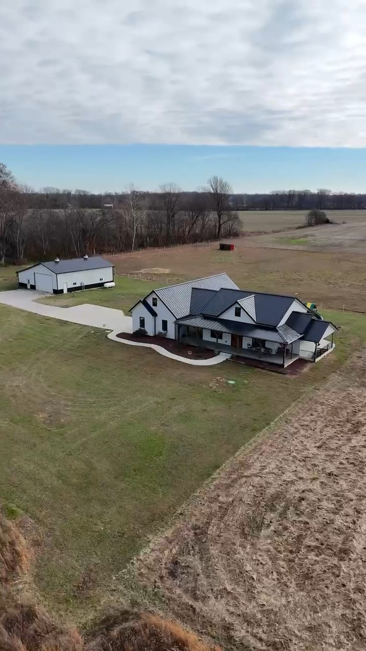 Ask and you shall receive! Here are my three favorite must haves that took my listings to the next level! 

I added some additional items that we have used / grabbed for back ups! 

#LTKWorkwear #LTKWatchNow #LTKHome