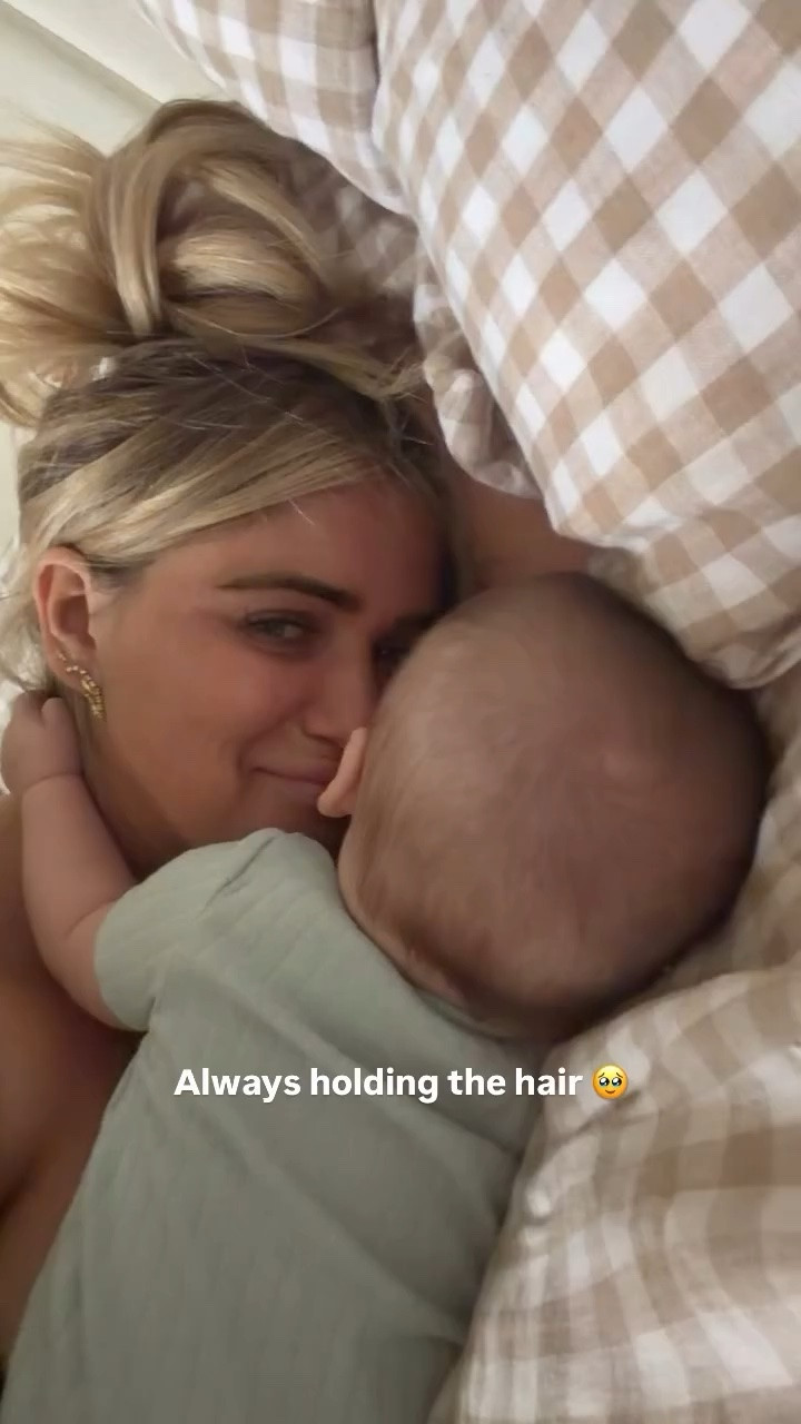 Always holding the hair 🥹