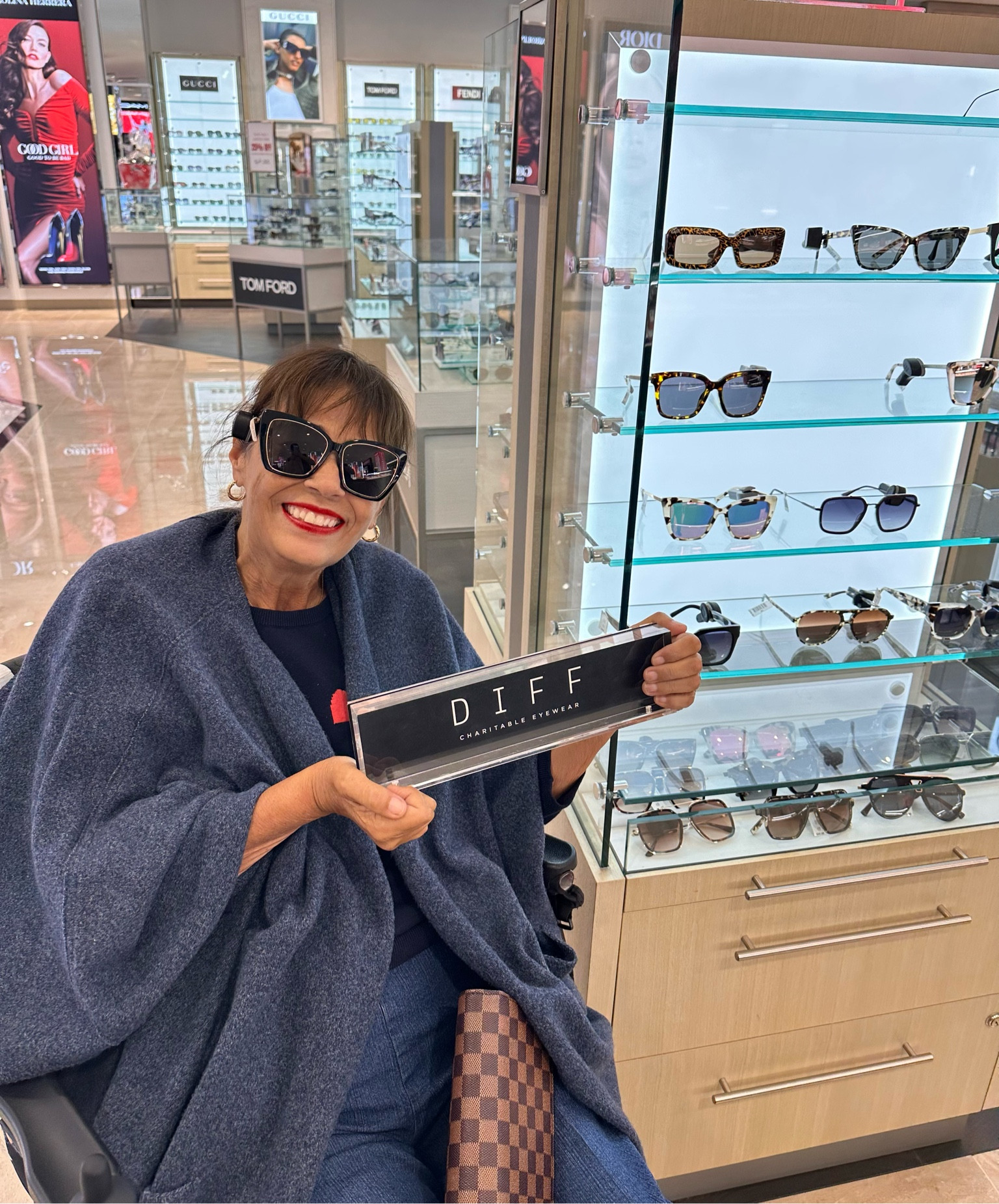 Diff sunglasses @dillards are so fashionable and so affordable. 
#diffsunglasses
#Sunglasses
#Dillards

#LTKGiftGuide