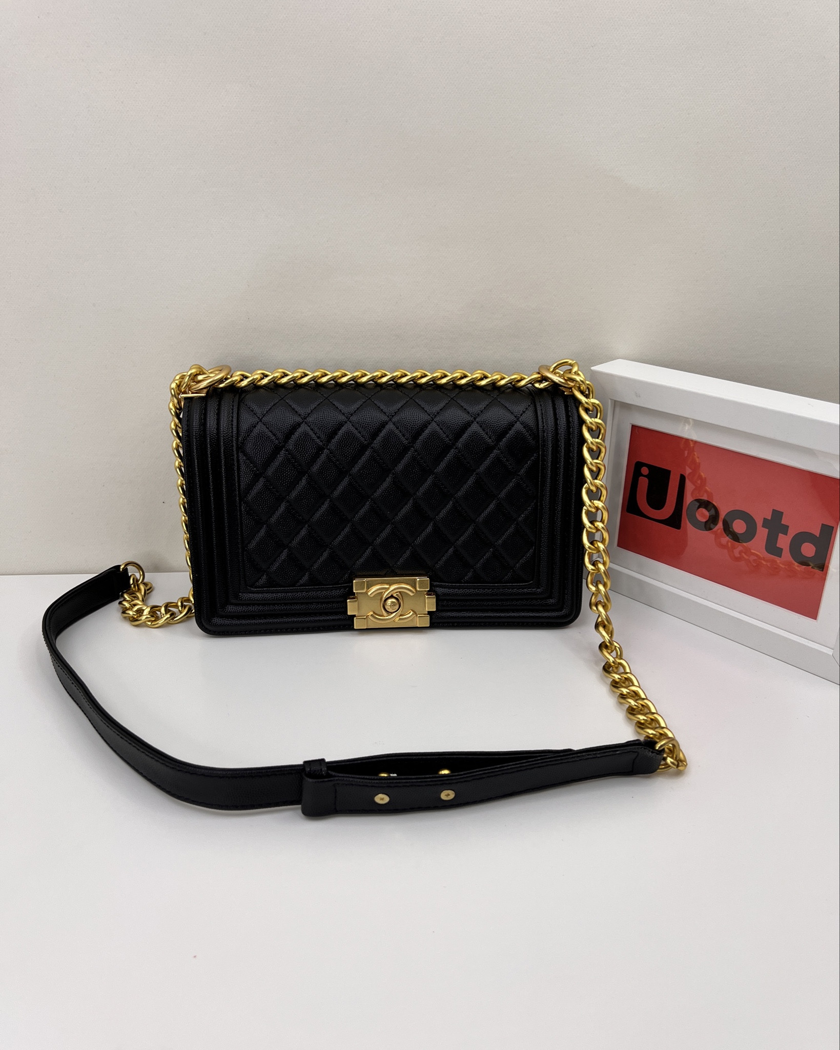 CHANEL Handbag Shoulder Bag crossbody Bag lady Bag 

#LTKitbag #LTKGiftGuide #LTKmidsize