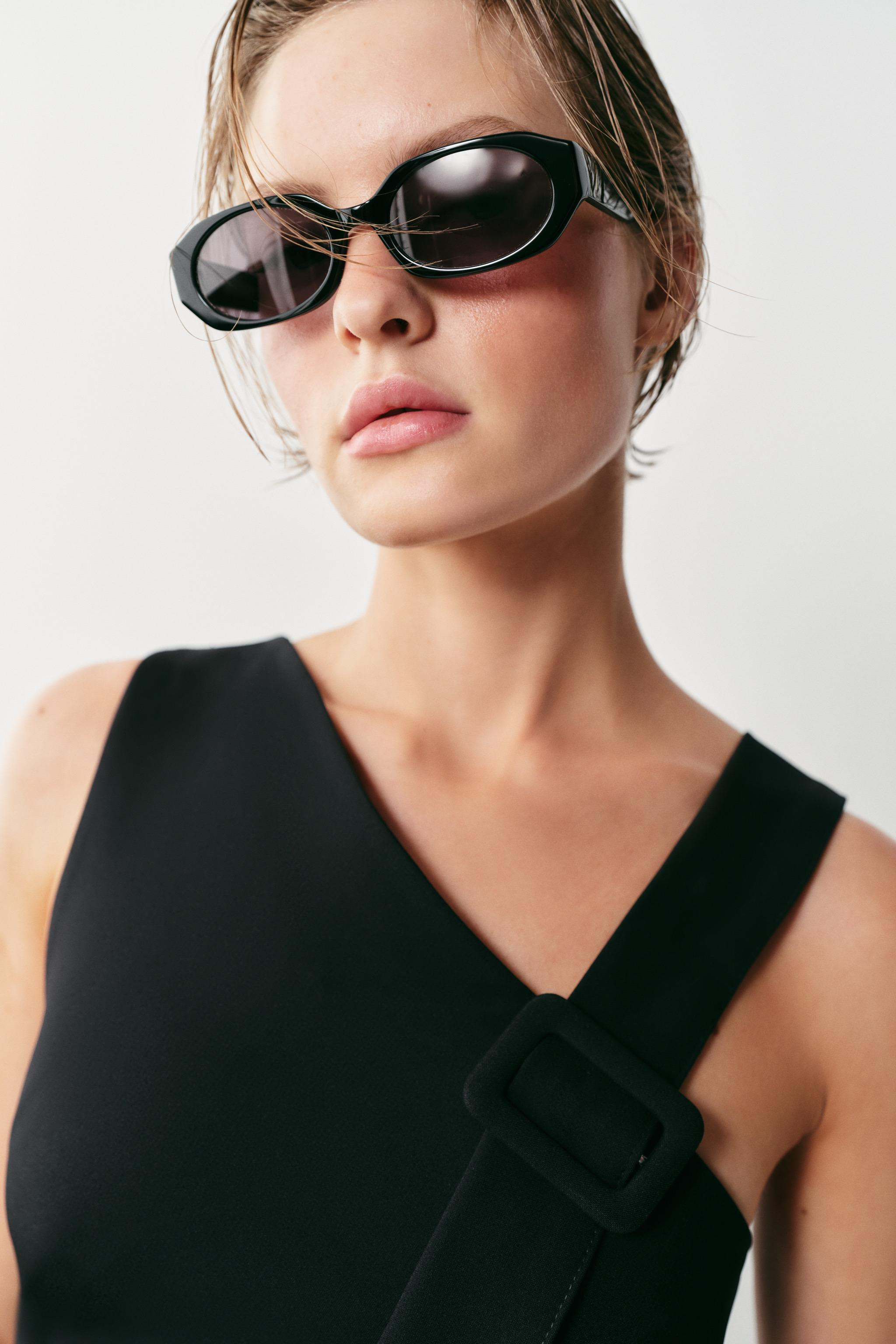 SHORT ASYMMETRIC BUCKLE DRESS | Zara US