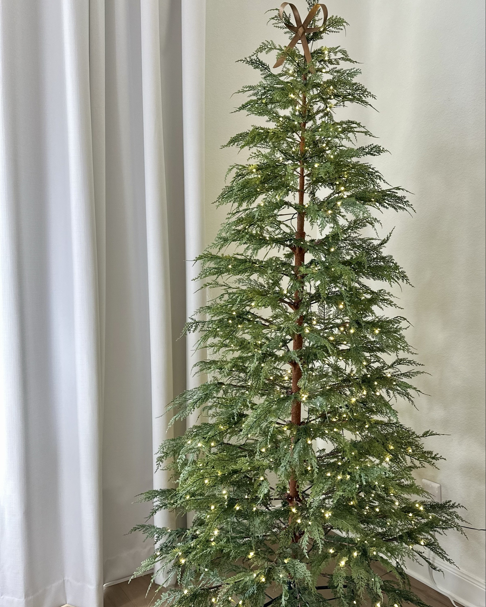 Arrived! The My Texas House cypress tree in 7.5’ 🌲🌲

Tested out one side with HL ornaments and the other with HL velvet bows and of course the McGee & Co bow topper 😂

Definitely cannot use heavy ornaments. Not sure how I’m going to style it but waiting for the others to arrive and will test out some more looks 🫣

My Texas House
Viral tree
Christmas tree
Walmart find
McGee & Co

#LTKHome #LTKSeasonal