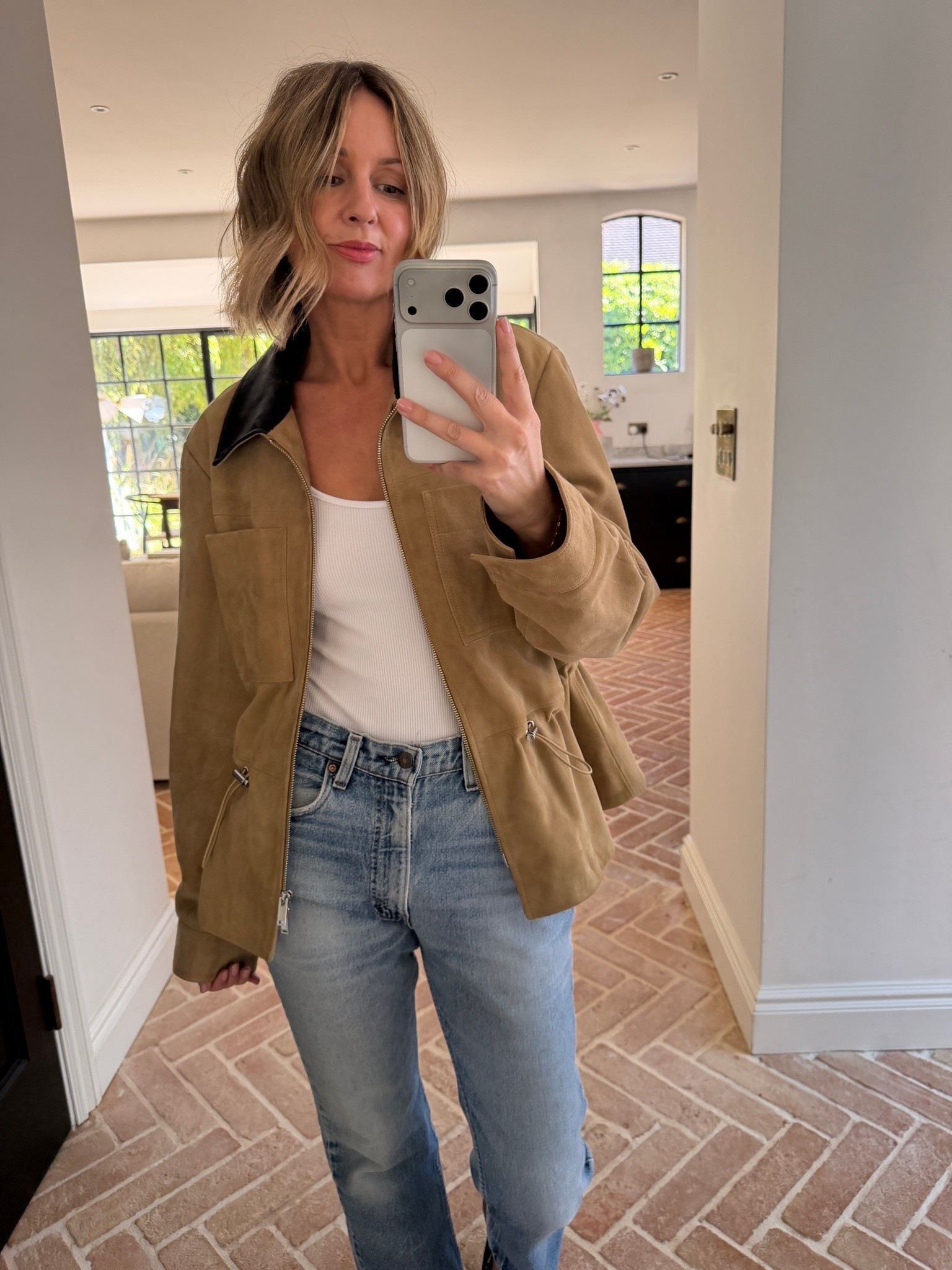 Aligne suede jacket of my dreams 

Aligne suede jacket, utility jacket, contrast collar jacket, tan suede jacket, autumn transitional outfit, white tank top, straight leg jeans, casual daytime outfit, capsule wardrobe piece

#LTKFashionMonth #LTKuk #LTKsummer