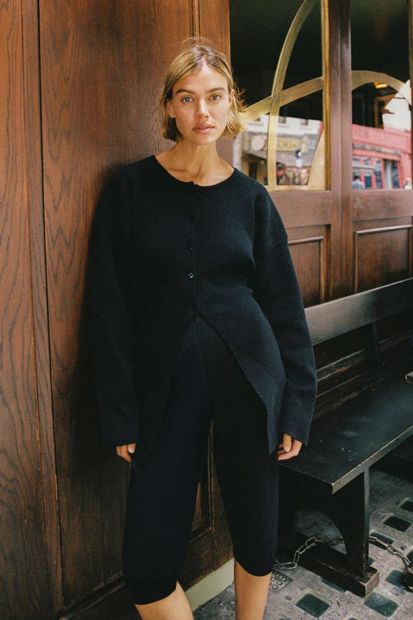 DEMI BLACK CAPRI PANT | DISSH