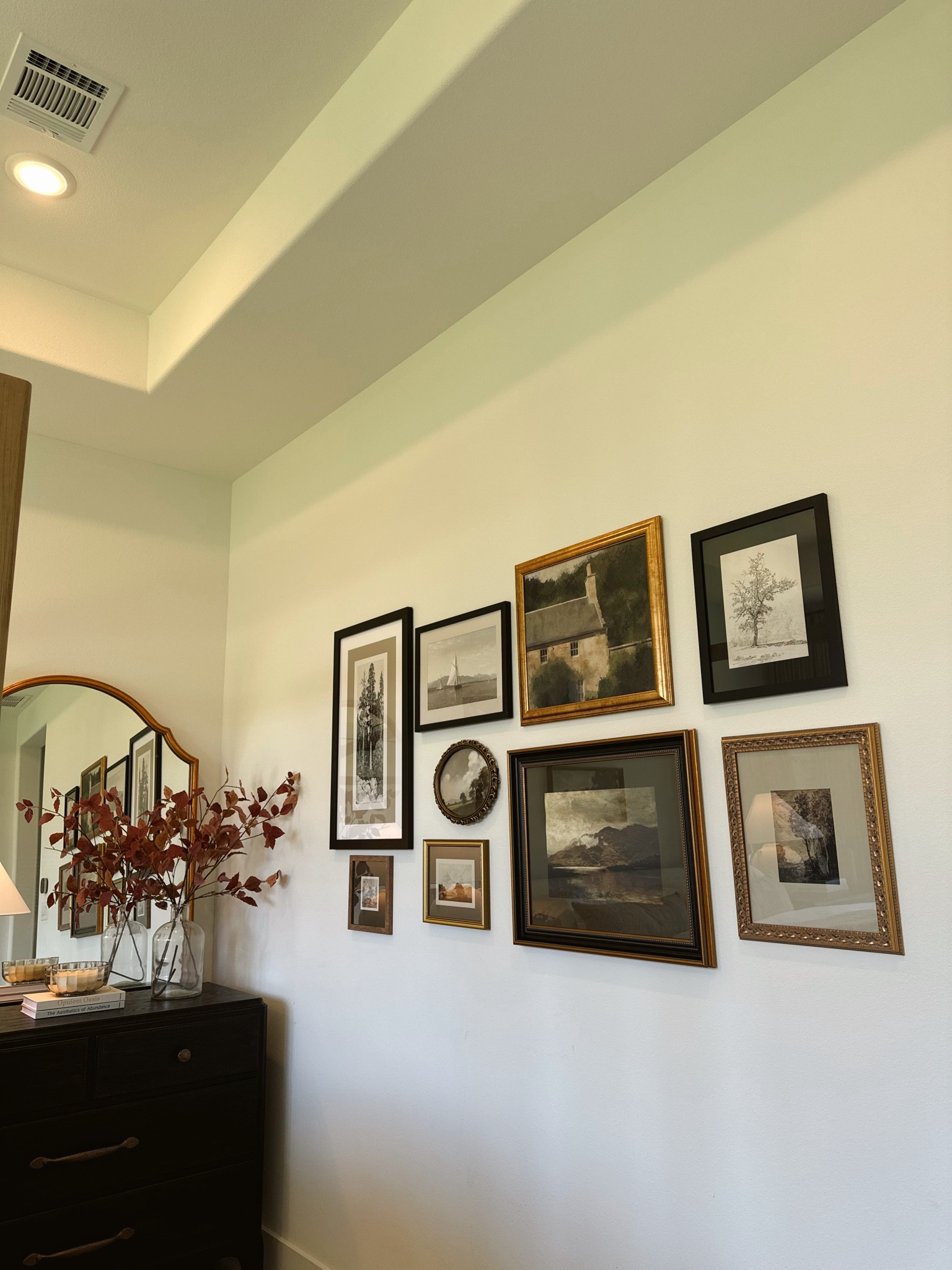 Gallery wall | wall art | bedroom ideas | bedroom decor | home decor 

#LTKHome