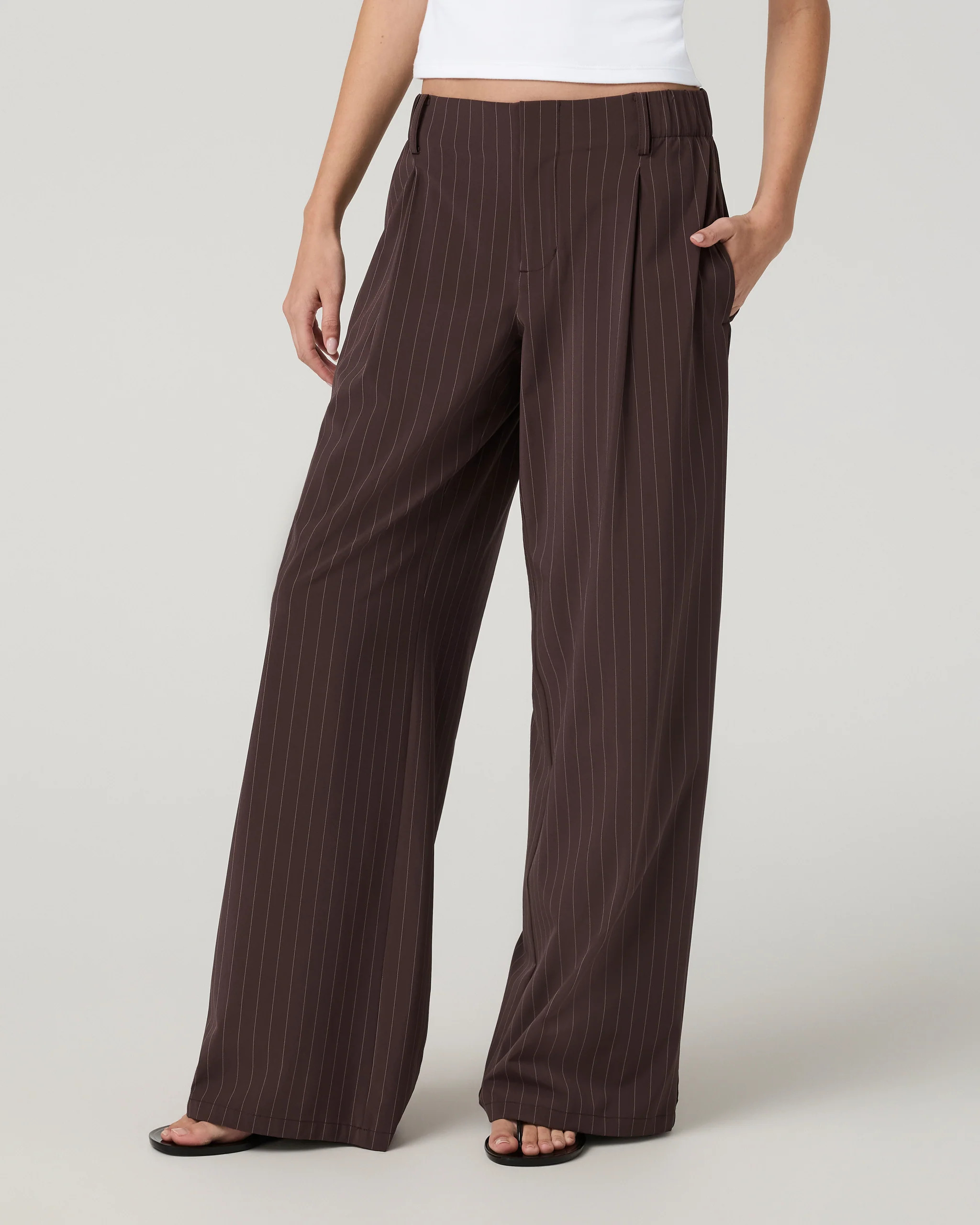 Vuori Villa Wideleg Trouser | French Roast Pinstripe | Large | Vuori Clothing (US & Canada)