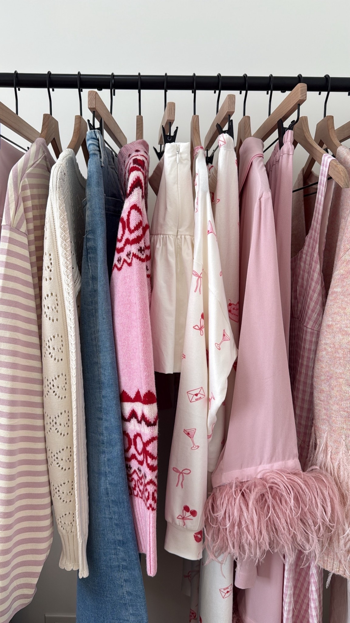 Be Mine 🎀💌☁️🍷🧁🍒

Shop Valentine’s Day outfit here! 

#LTKootd #LTKActive #LTKValentine