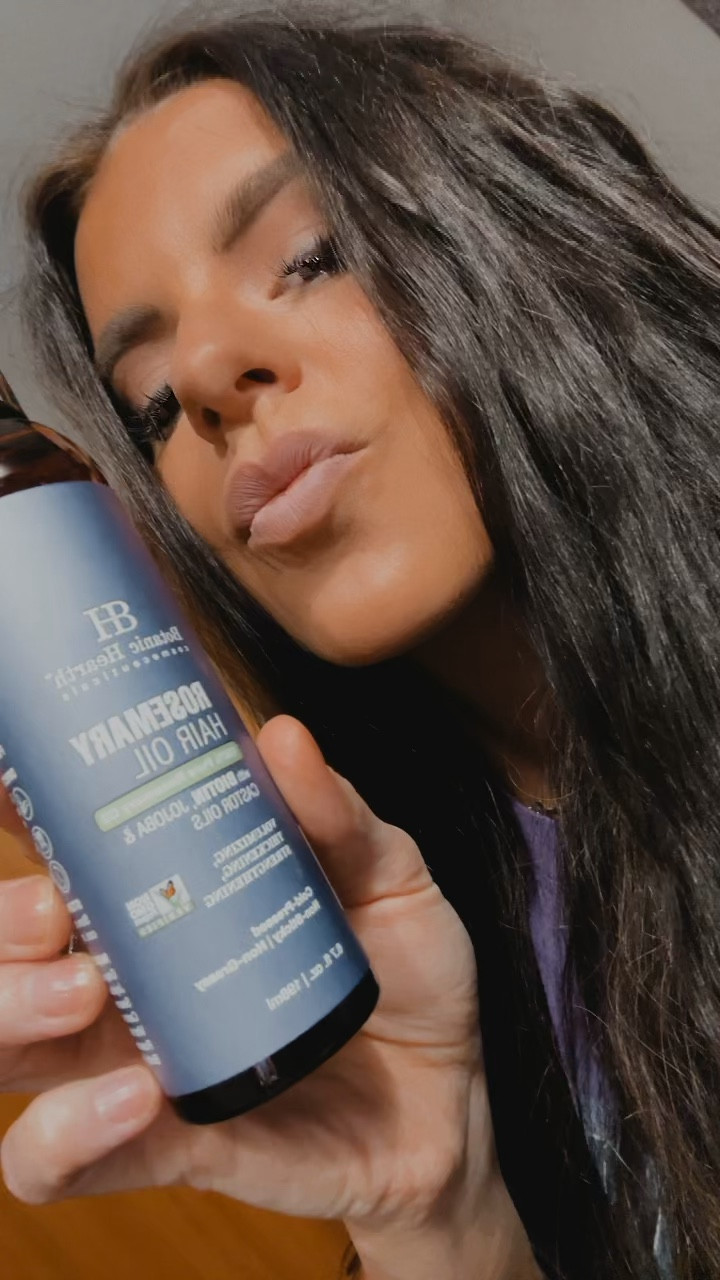 Rosemary oil:
- [ ] Natural antioxidant 
- [ ] Anti-inflammatory properties that can mitigate scalp irritation and infections such as dandruff which further promotes hair growth
- [ ] Increases blood supply to hair follicles = increased nutrients delivered to the scalp and prevention of hair loss due to lack of blood supply
- [ ] Studies showing increased efficacy in hair growth among Rosemary oil groups compared to those of minoxidil (Rogaine) groups at 6 month measures.

Castor oil also had many amazing properties with moisturizing and nourishing but is not as scientifically credited as rosemary oil in relation to supporting hair growth. 

With lack of literature relating to any topic in health care, I always weight the risk vs benefit ratio. Example: limited evidence supporting use of castor oil for hair health. Proposed benefits: increased hair strength and shine, improve scalp health, increase moisture. Risks: allergic reaction, hair matting from oil thickness, clogged scalp pores 

Risk profile = LOW. I will try castor oil and ensure to not apply to much to mat my hair 🤪

Preventing hair loss is vital, once the hair thinning starts, it’s harder to grow back. 

Link to the study if you’re a data nerd like me 😉

Rosemary oil vs minoxidil 2% for the treatment of androgenetic alopecia: a randomized comparative trial - PubMed #hair #hairloss #rosemaryoil #castoroil #health #balding #nurse

https://pmc.ncbi.nlm.nih.gov/articles/PMC7595365/


#LTKActive #LTKFitness #LTKBeauty
