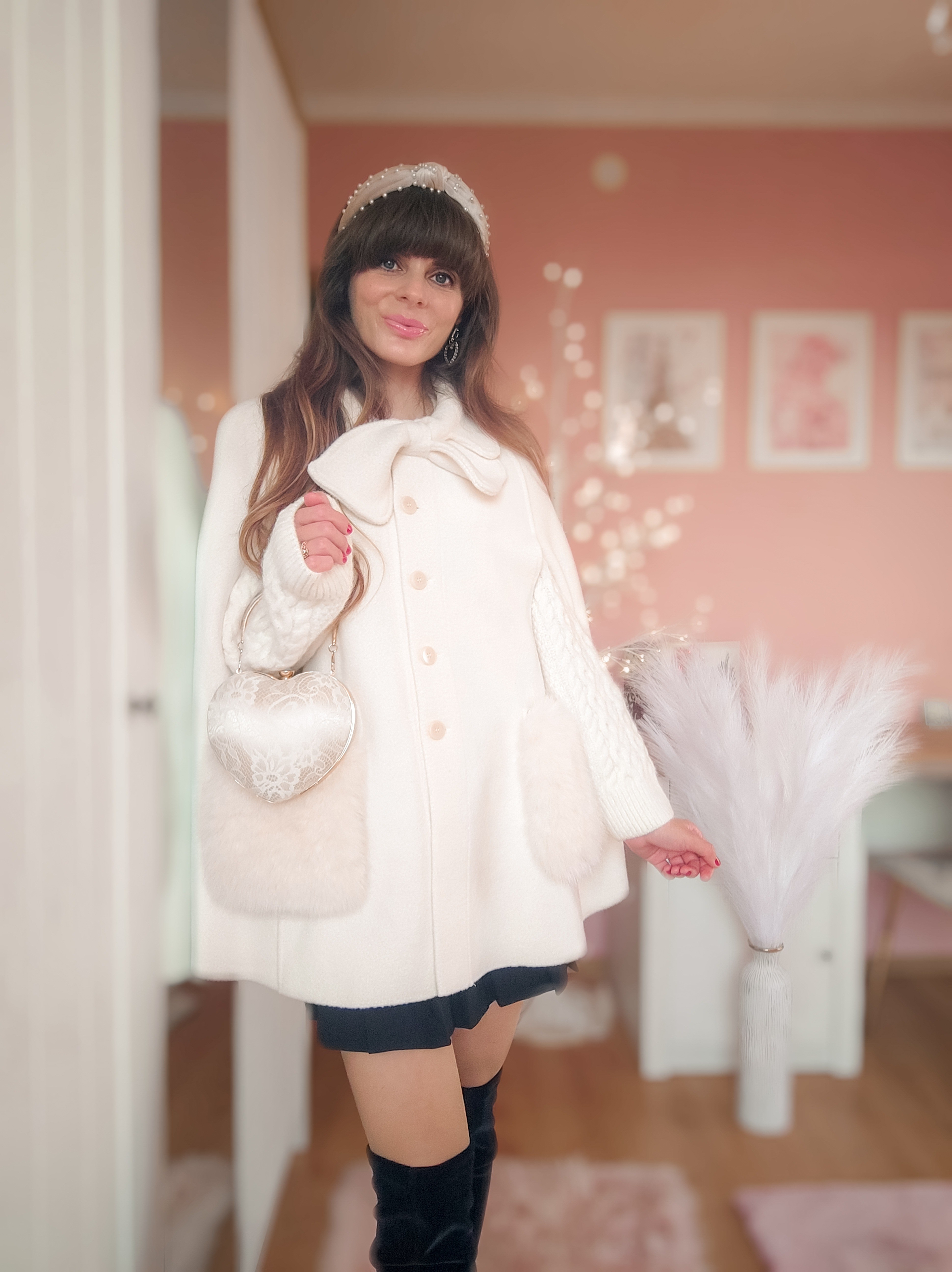 The cutest bowknot cape coat in cream ✨Holiday outfit ideasFaux fur cape coatBlack mini skirtOver the knee bootsHeart shaped clutch White clutchLace clutchPearl headband Chicwish outfitsChicwish coat 

#LTKHoliday #LTKSeasonal #LTKStyleTip