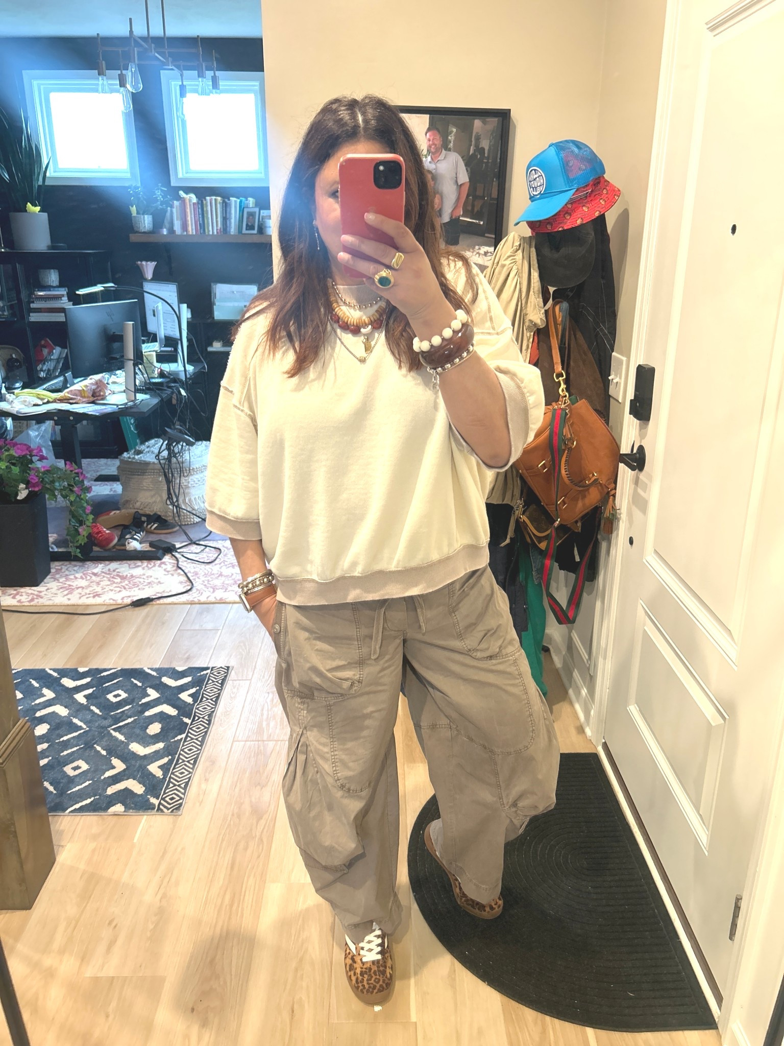 Easy neutral outfit today! Oh and the most comfiest cargo pats everrrr 😍

#LTKootd #LTKOver40 #LTKMidsize