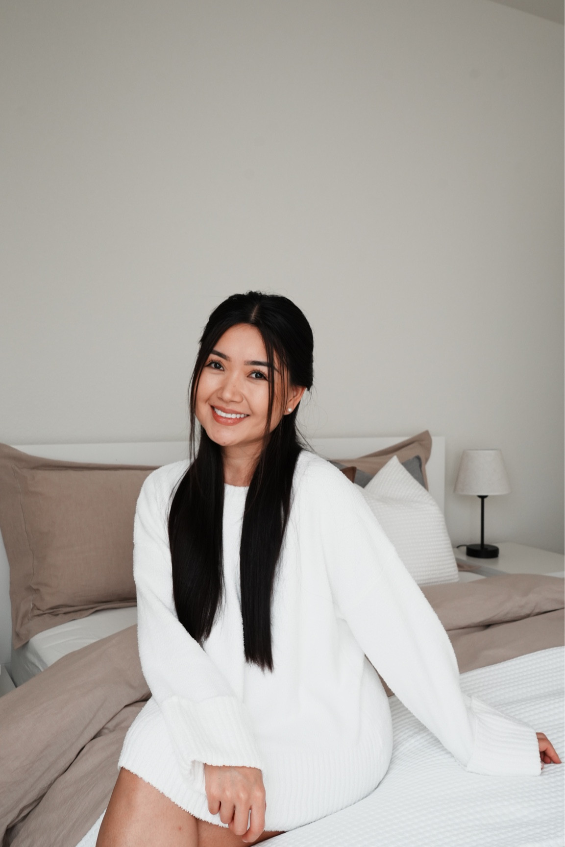 Comfiest sweater . Wearing small 

#LTKHome #LTKFindsUnder50 #LTKSaleAlert