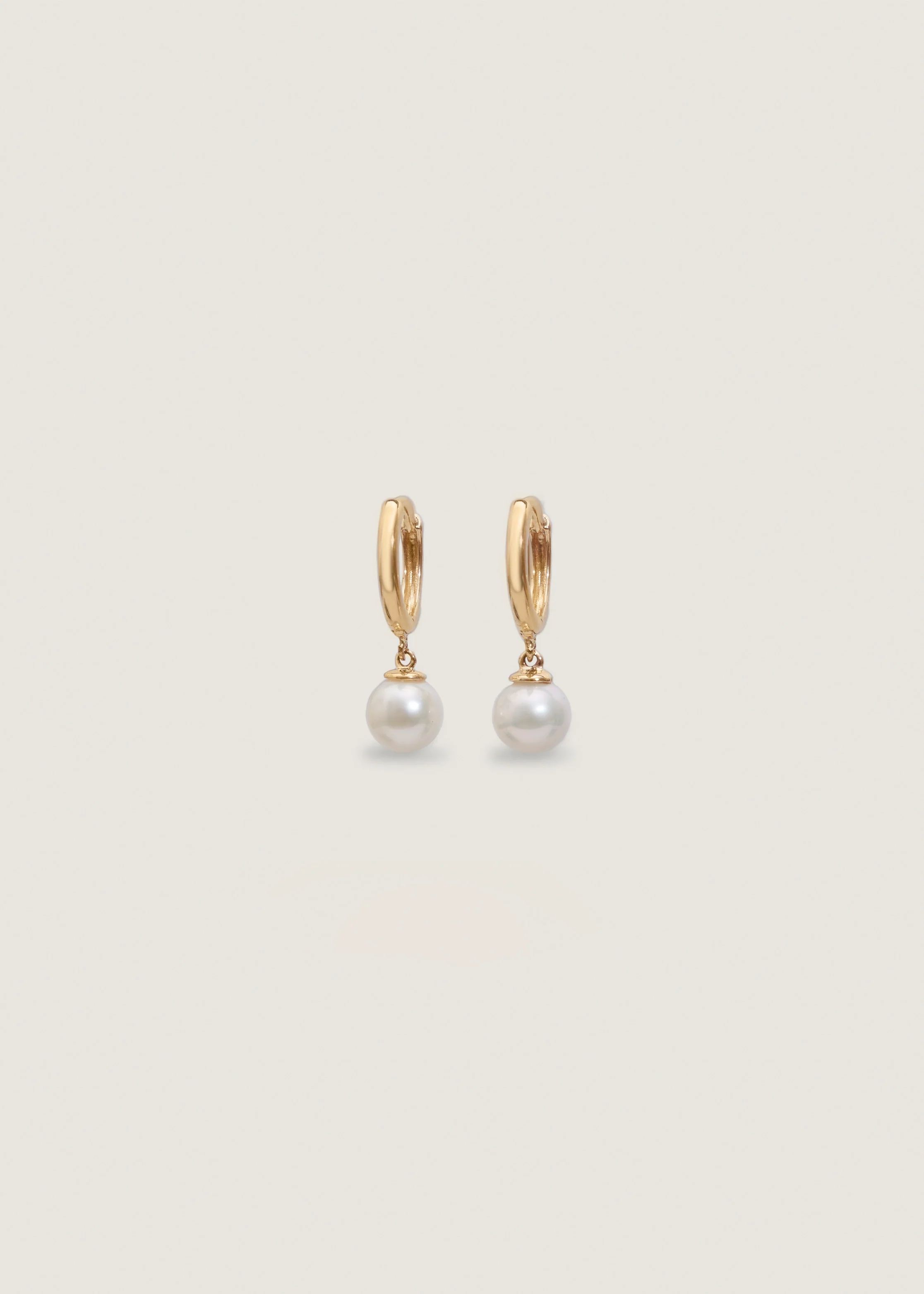 Round Pearl Huggie Earrings - Kinn | Kinn