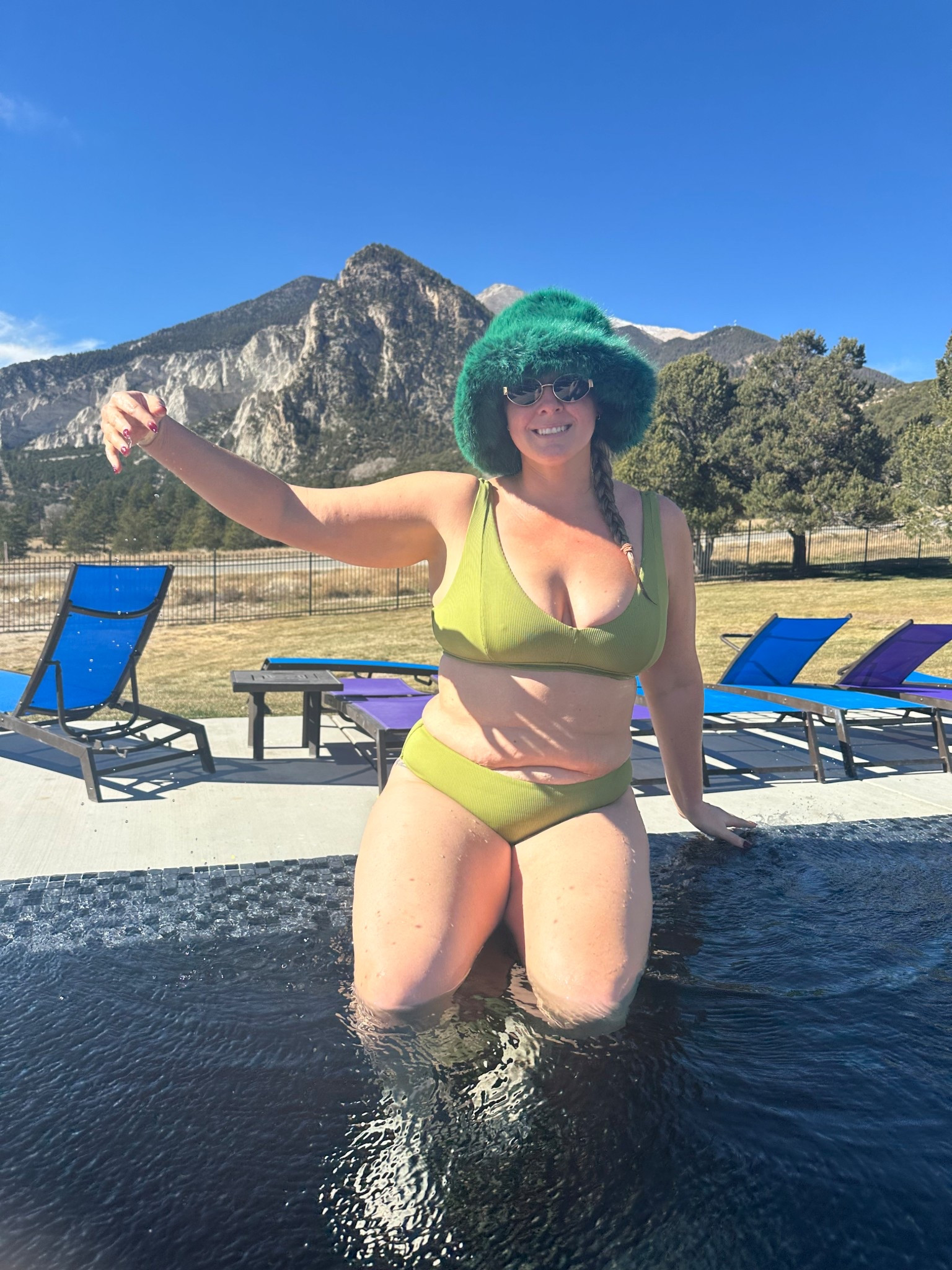 The fur hat is a vibe!

This suit is sold out, so I linked a similar one in the same brand, but it only goes up to XL 😭

plus size, swimwear, mid size 

#LTKMidsize #LTKSwim #LTKPlusSize