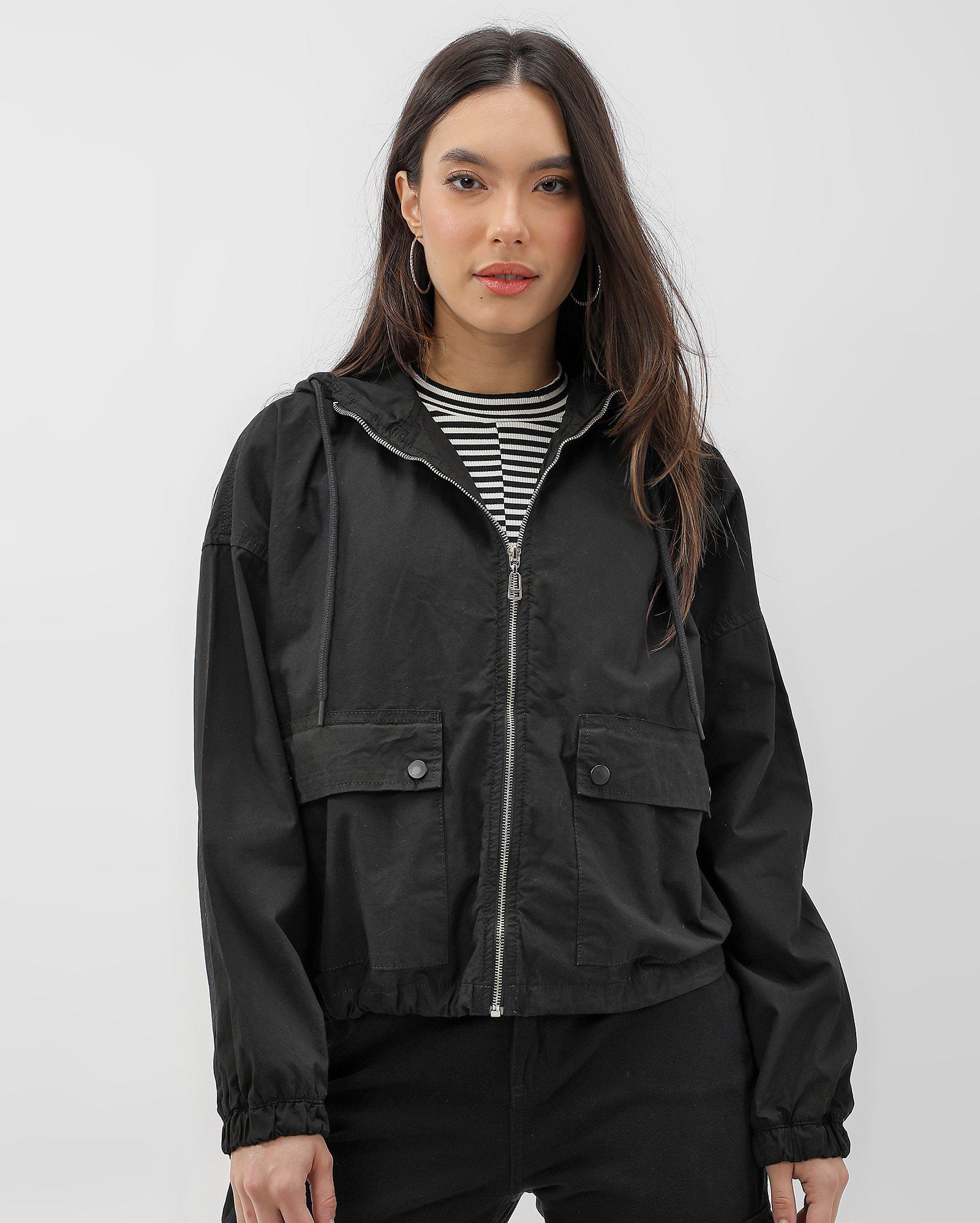 Jaqueta black jeans feminina com bolsos | Pool by Riachuelo | Riachuelo (BR)